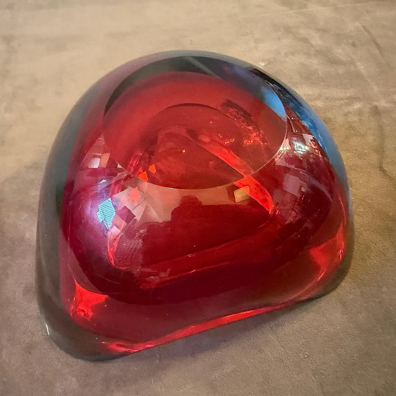 Seguso Space Age Sommerso red and blue Murano glass bowl, 1970s 6