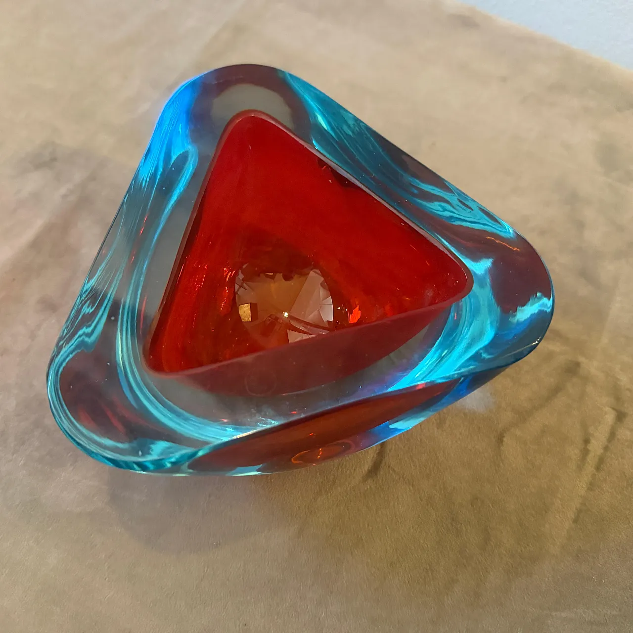Seguso Space Age Sommerso red and blue Murano glass bowl, 1970s 9