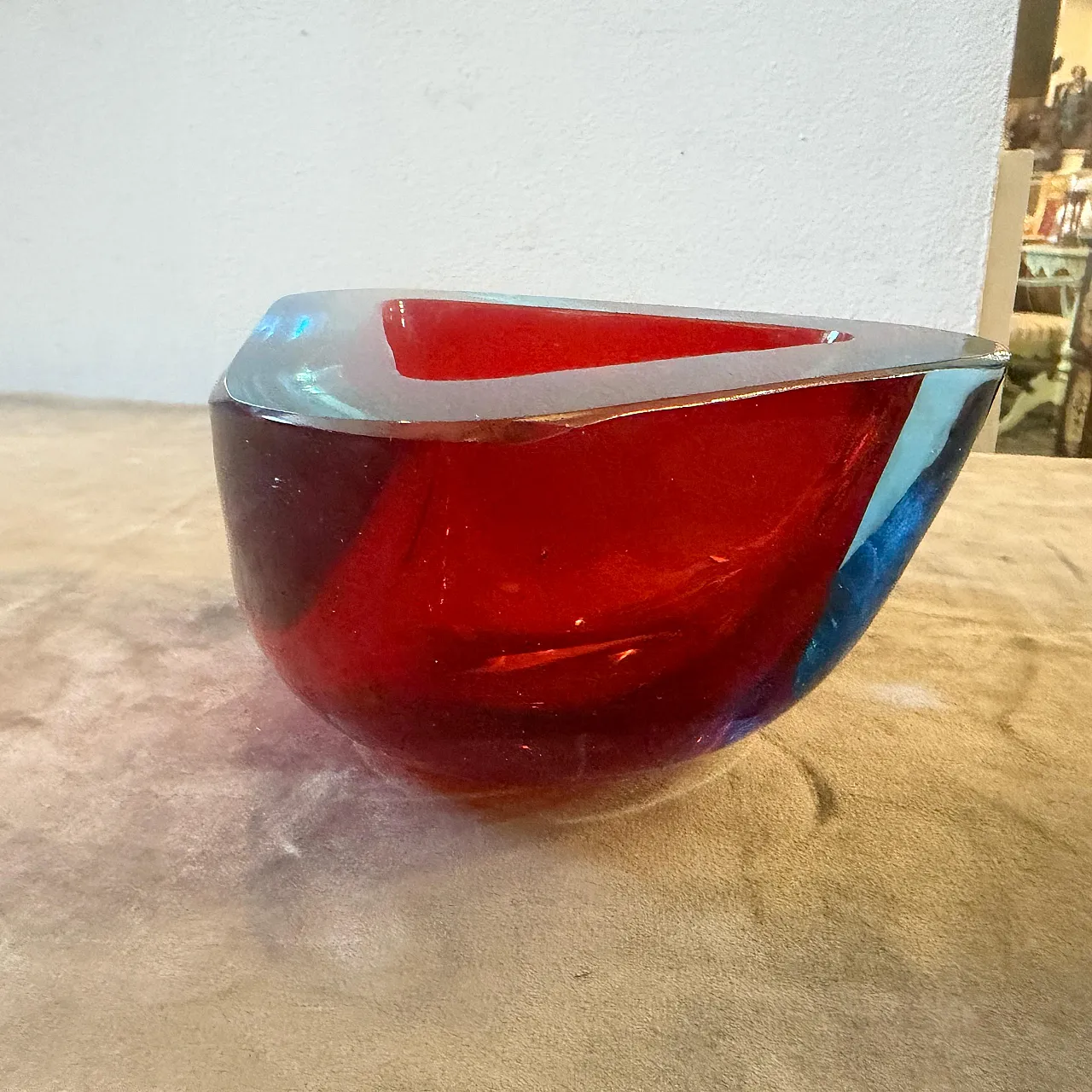 Seguso Space Age Sommerso red and blue Murano glass bowl, 1970s 11