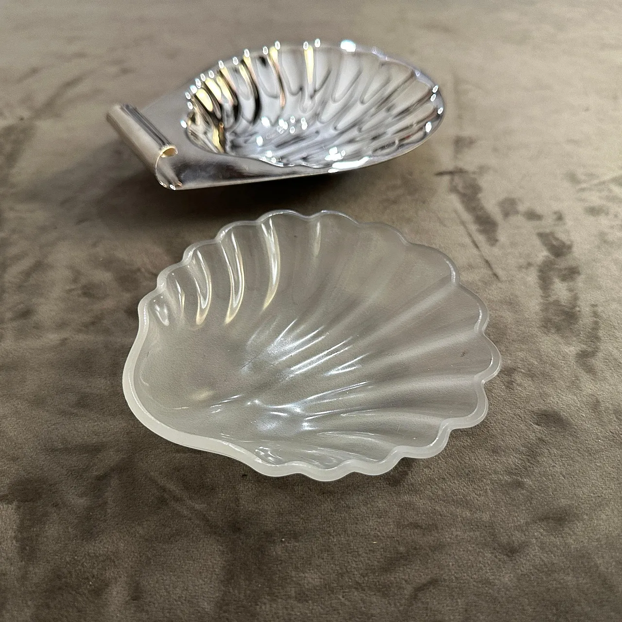 Modern silver plated and glass shell plate by Lino Sabattini, 1990s 8