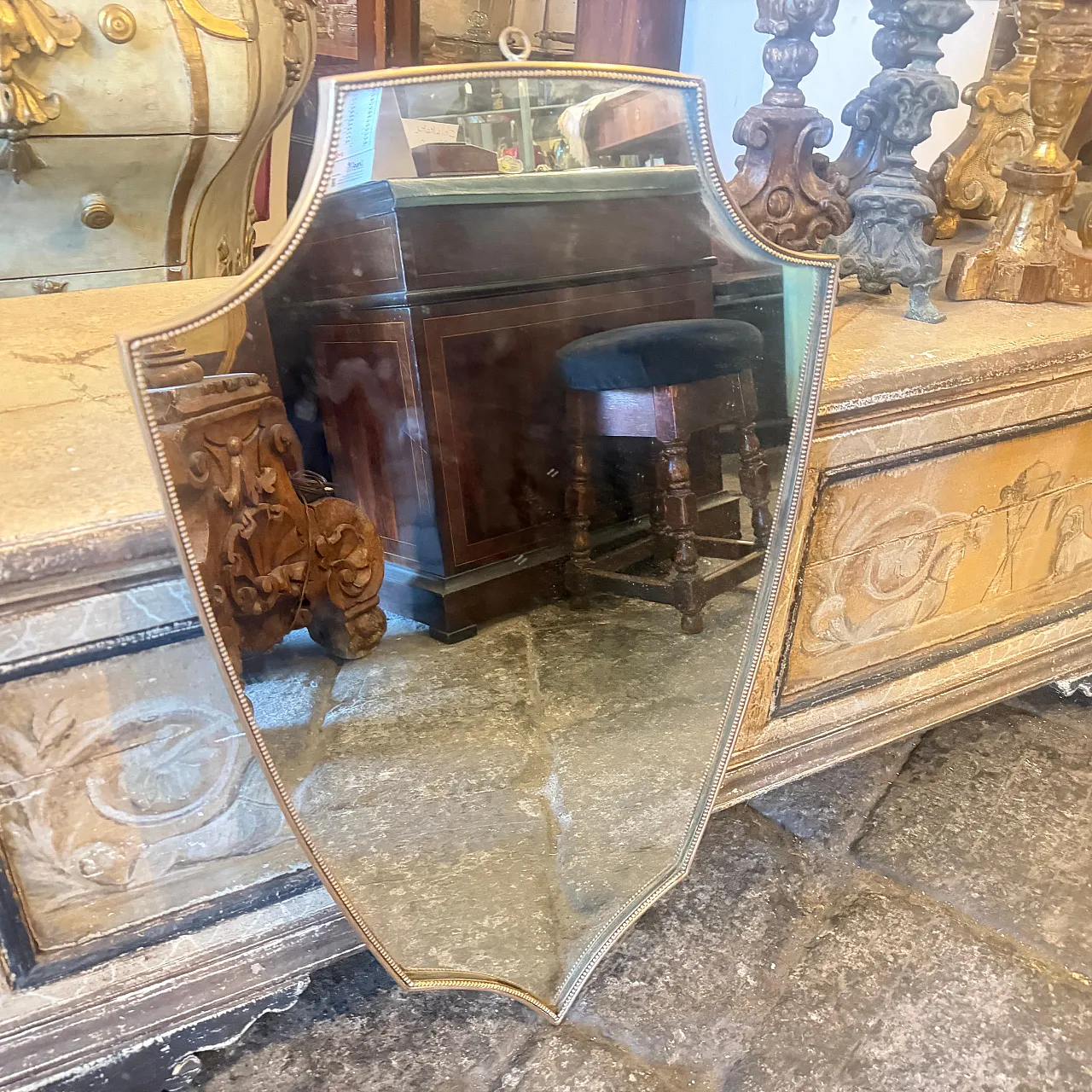 Specchio a scudo in ottone Mid-Century Modern di Gio Ponti, anni '60 14