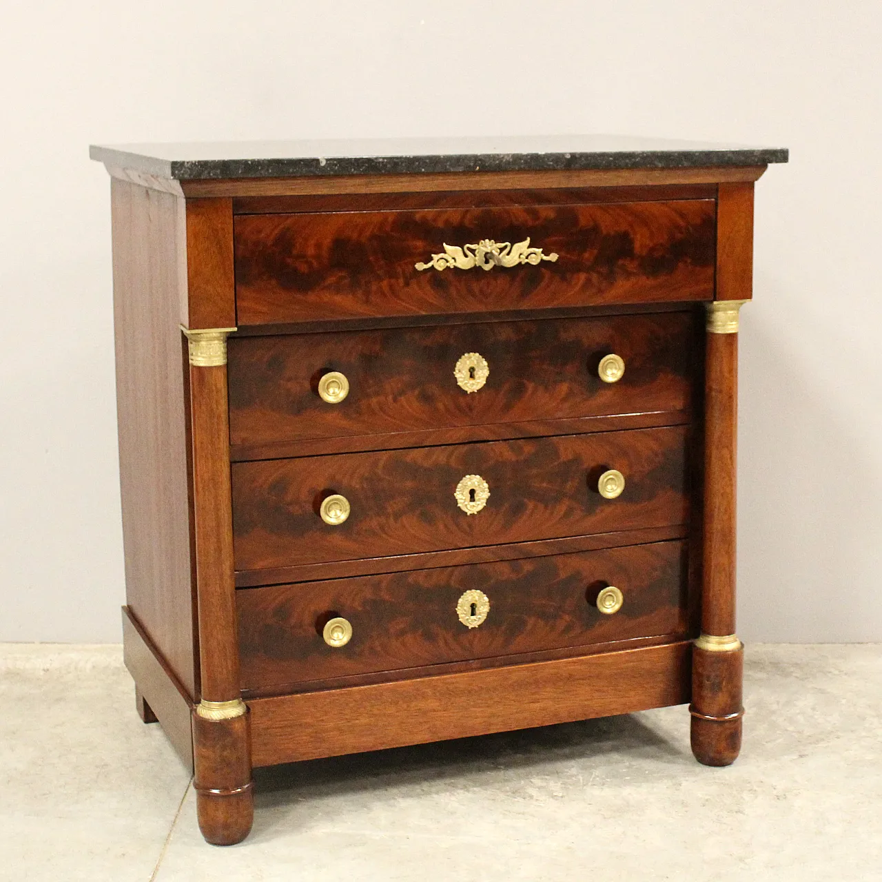 19th century Empire chest of drawers in mahogany 2