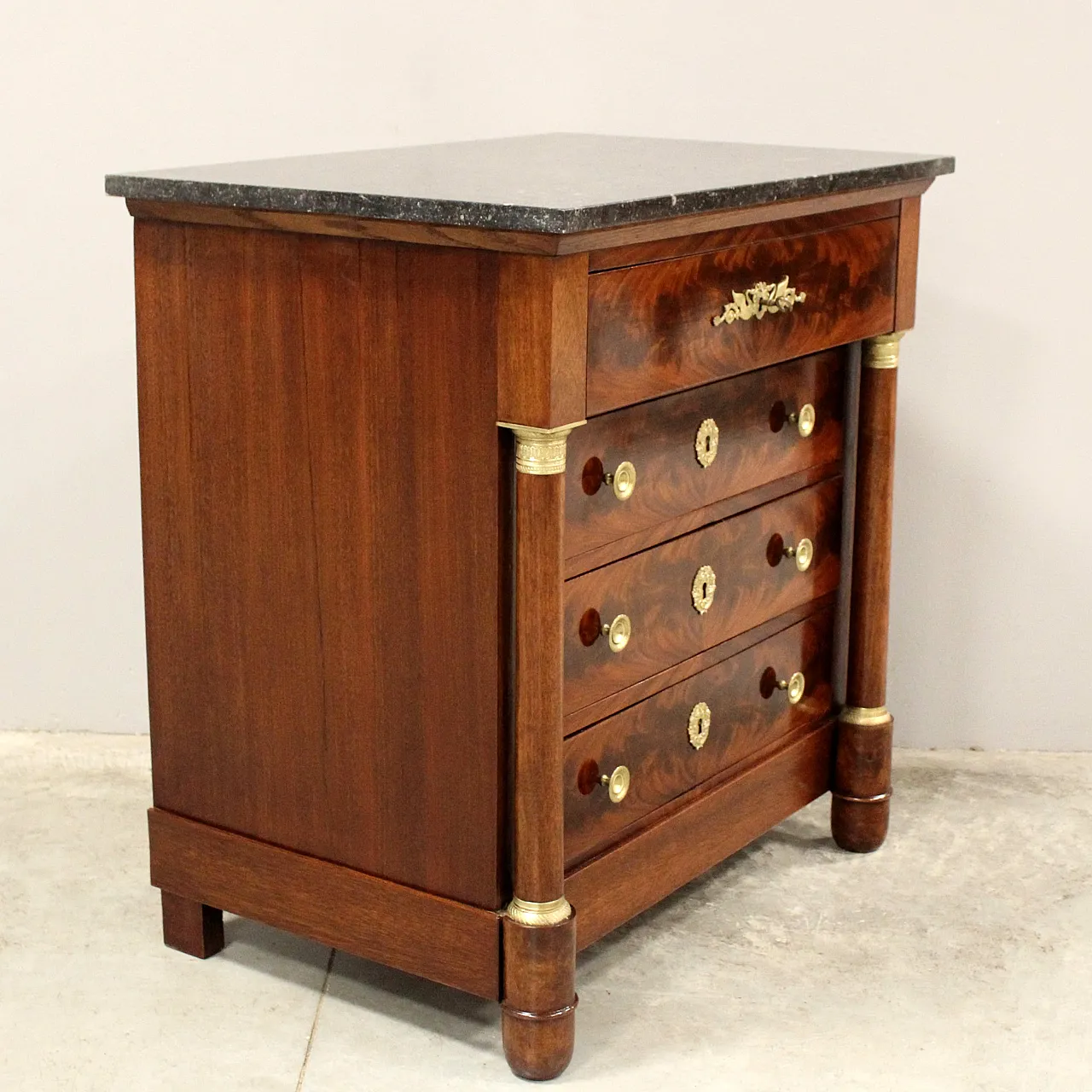 19th century Empire chest of drawers in mahogany 3