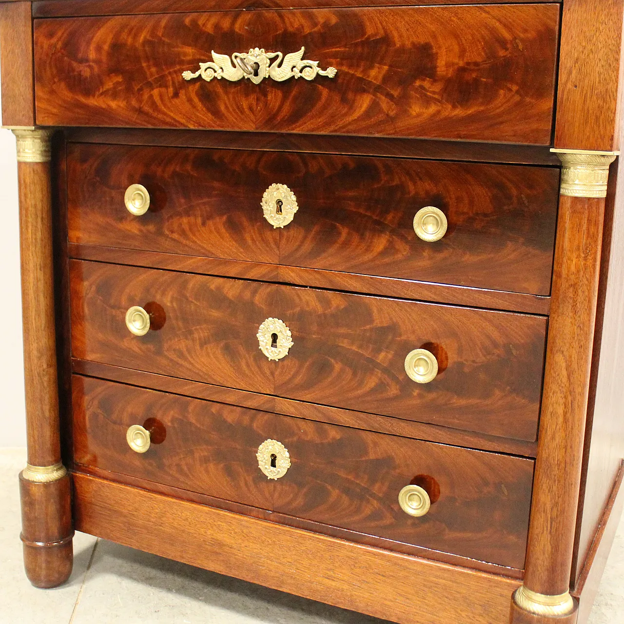 19th century Empire chest of drawers in mahogany 11