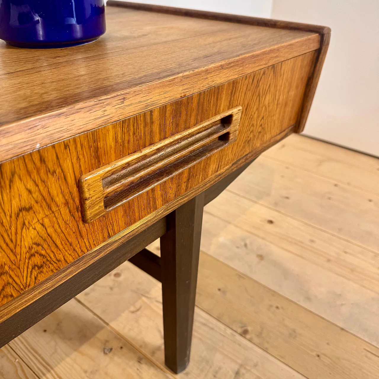 Low Danish sideboard in rosewood, 1960s 4