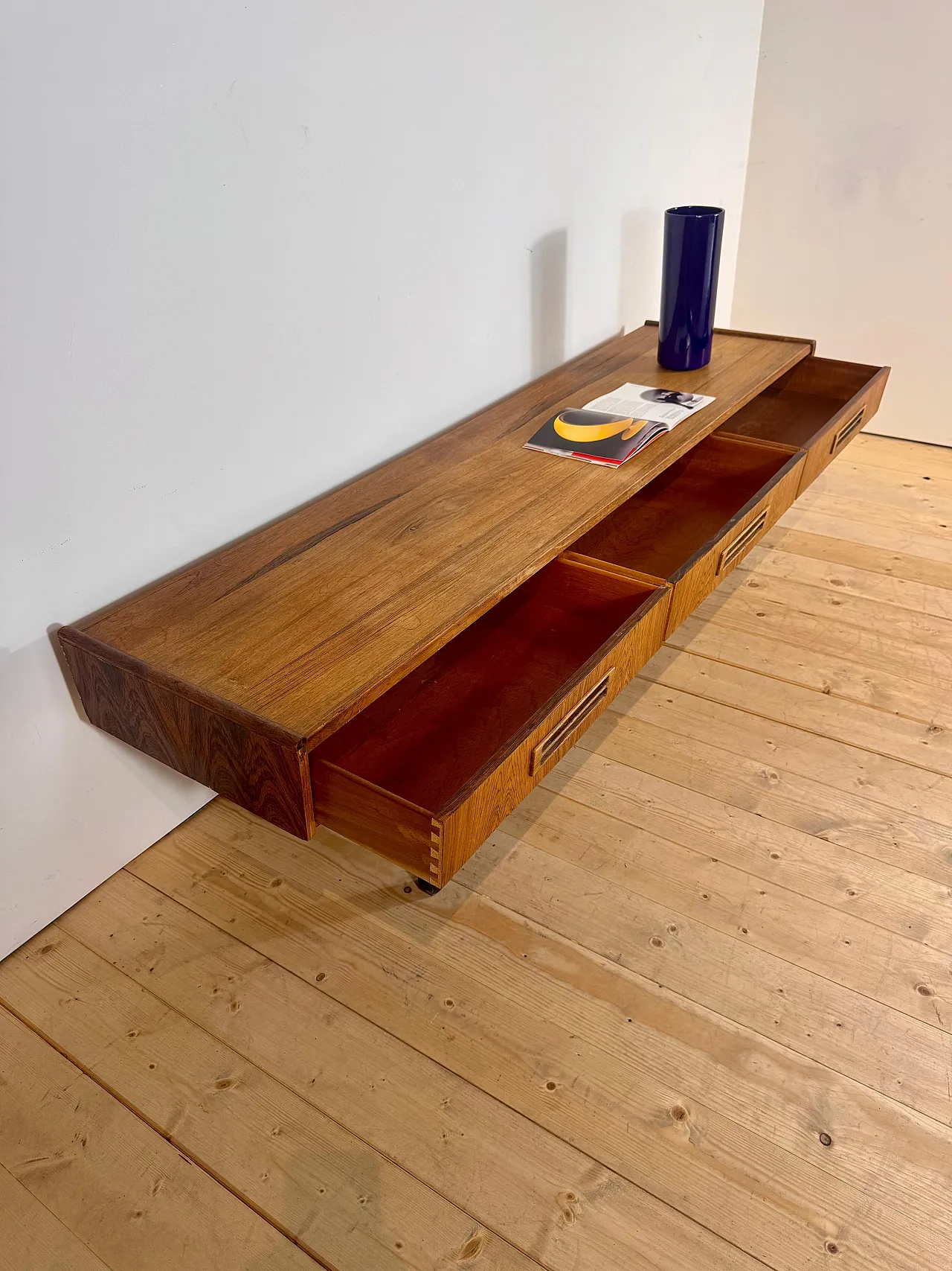Low Danish sideboard in rosewood, 1960s 9
