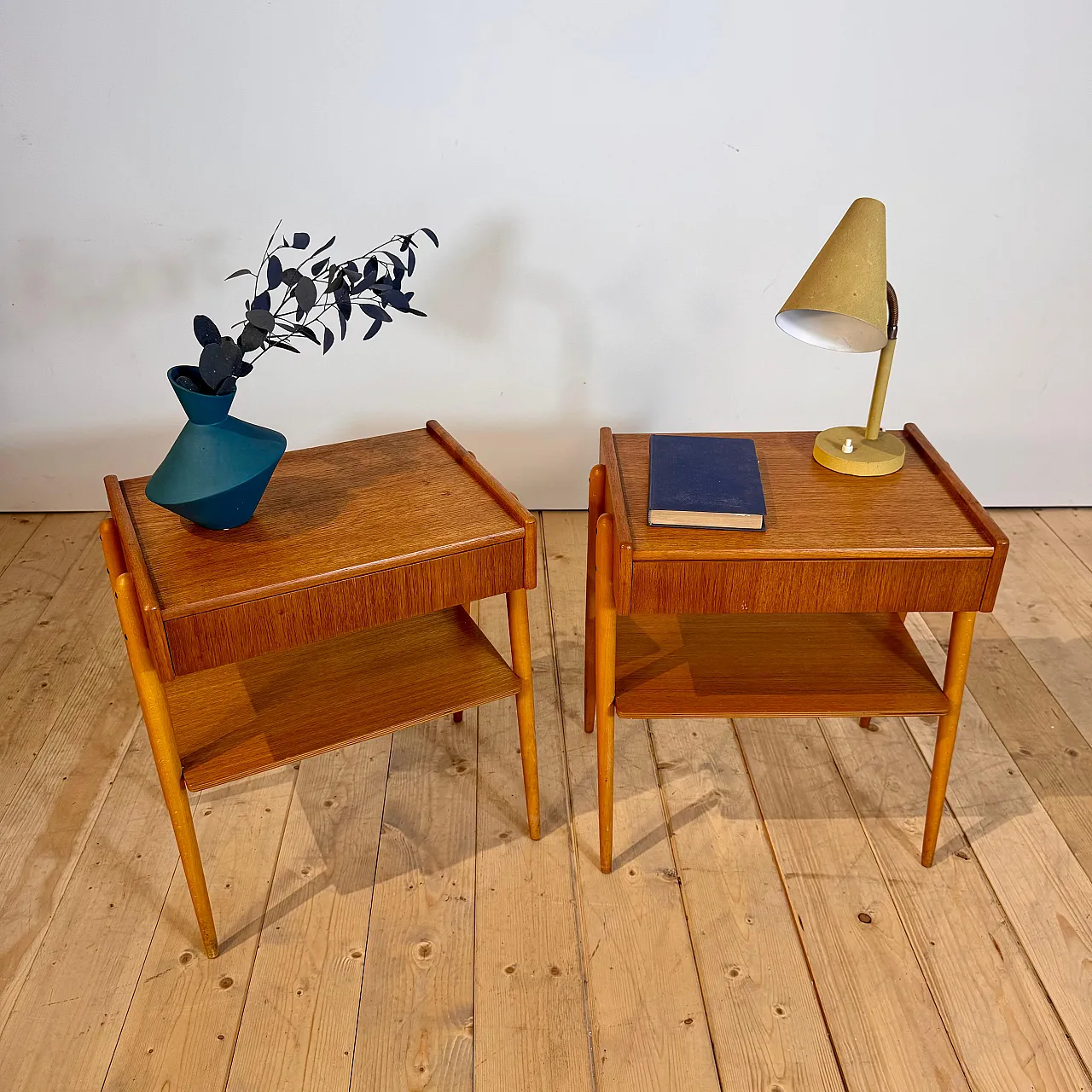 Pair of Danish Scandinavian Modern oak bedside tables, 1960s 3