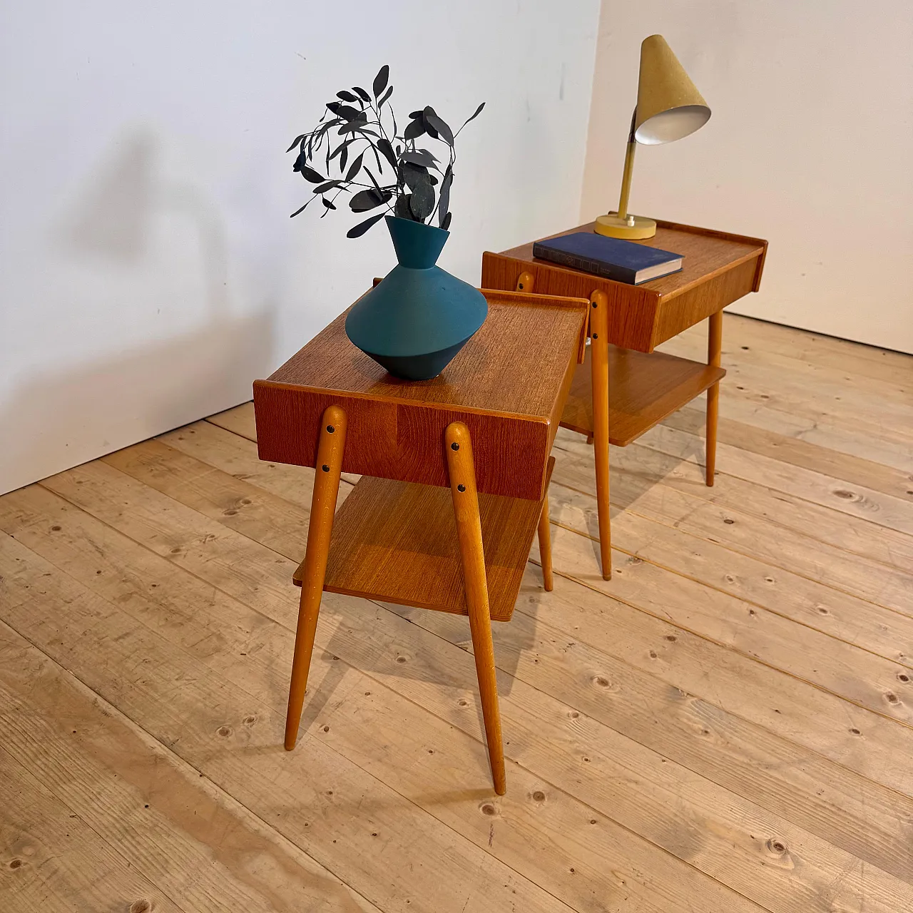 Pair of Danish Scandinavian Modern oak bedside tables, 1960s 6
