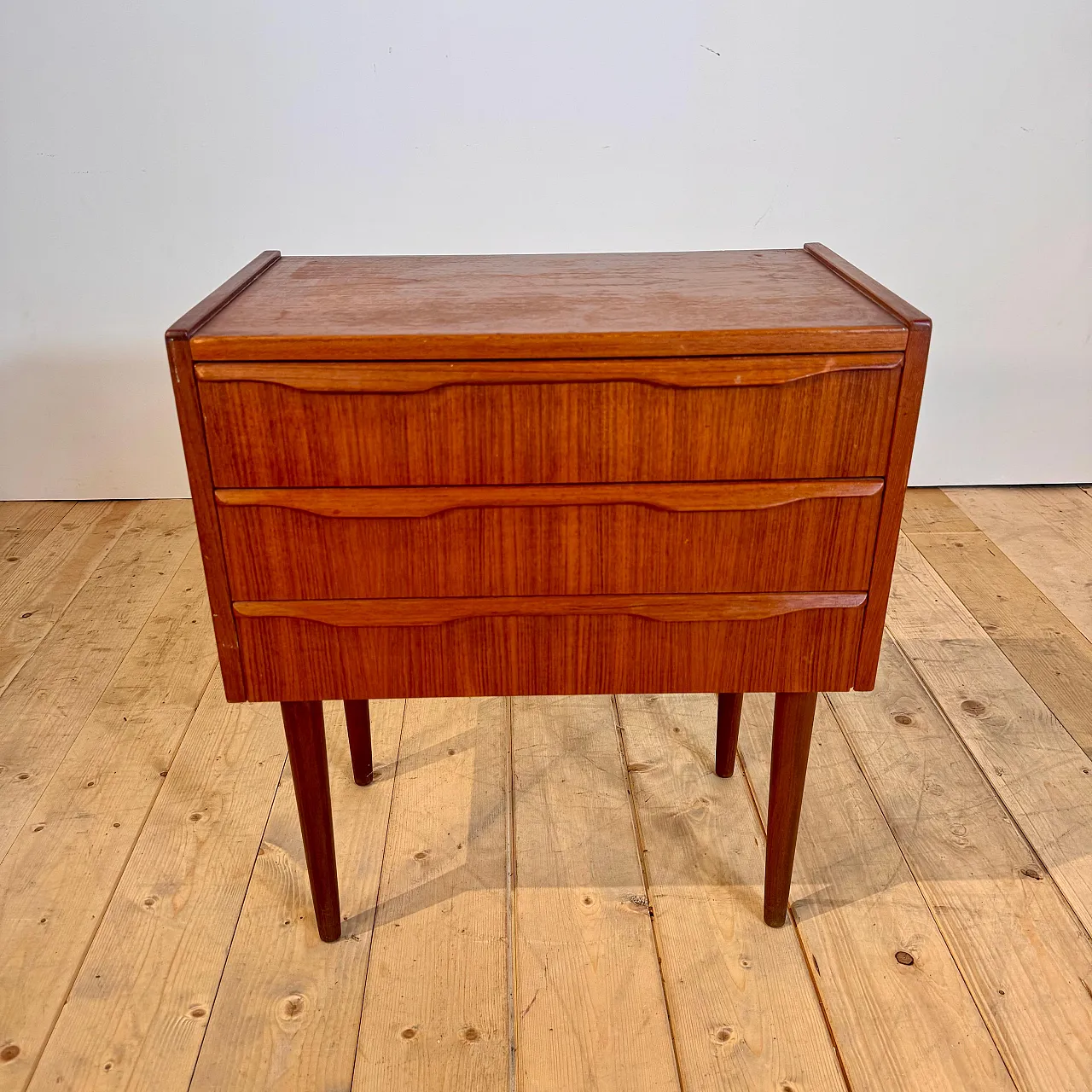 Scandinavian Modern Danish three-drawer teak bedside table, 1960s 3