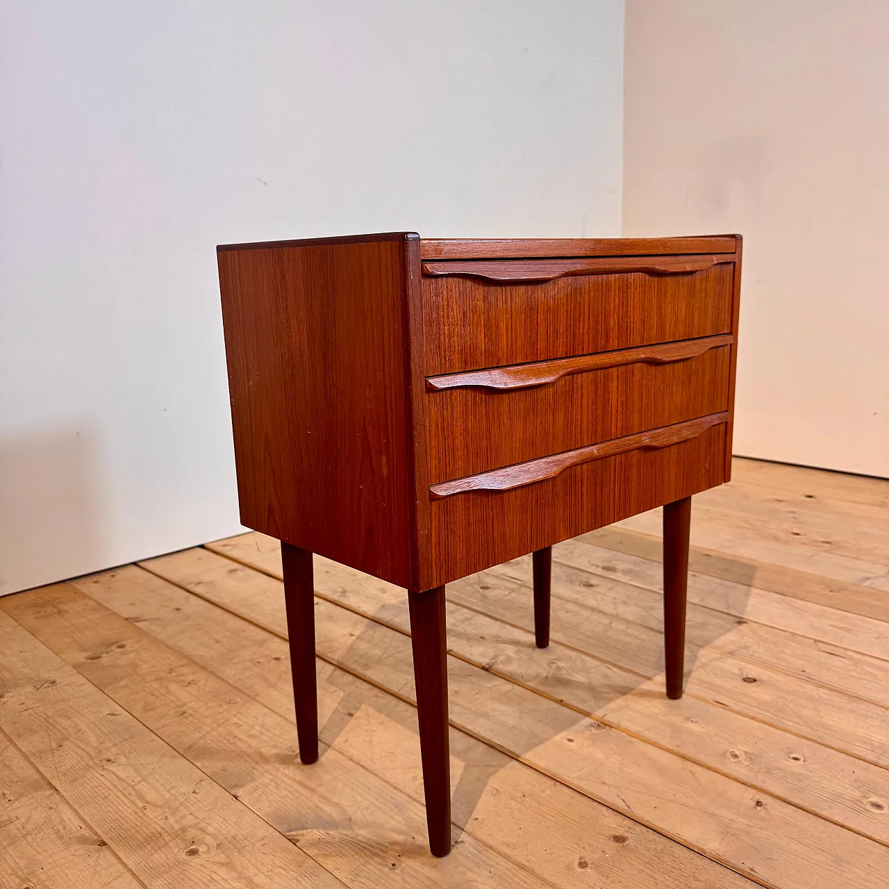 Scandinavian Modern Danish three-drawer teak bedside table, 1960s 4