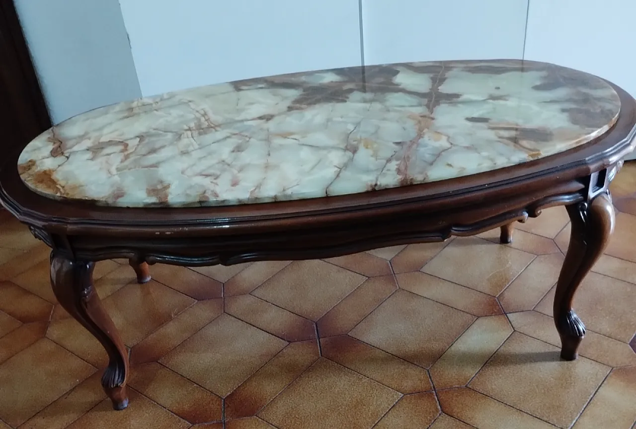 Tavolino ovale con piano in onice, anni '70 1