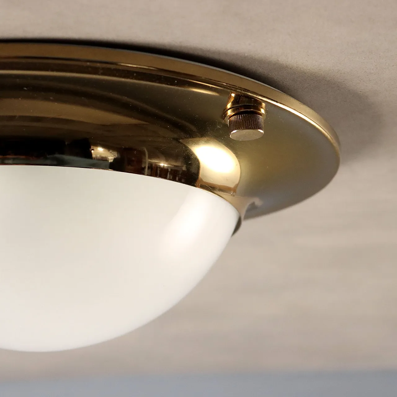 Lampada da parete in metallo ottonato, anni '70 4