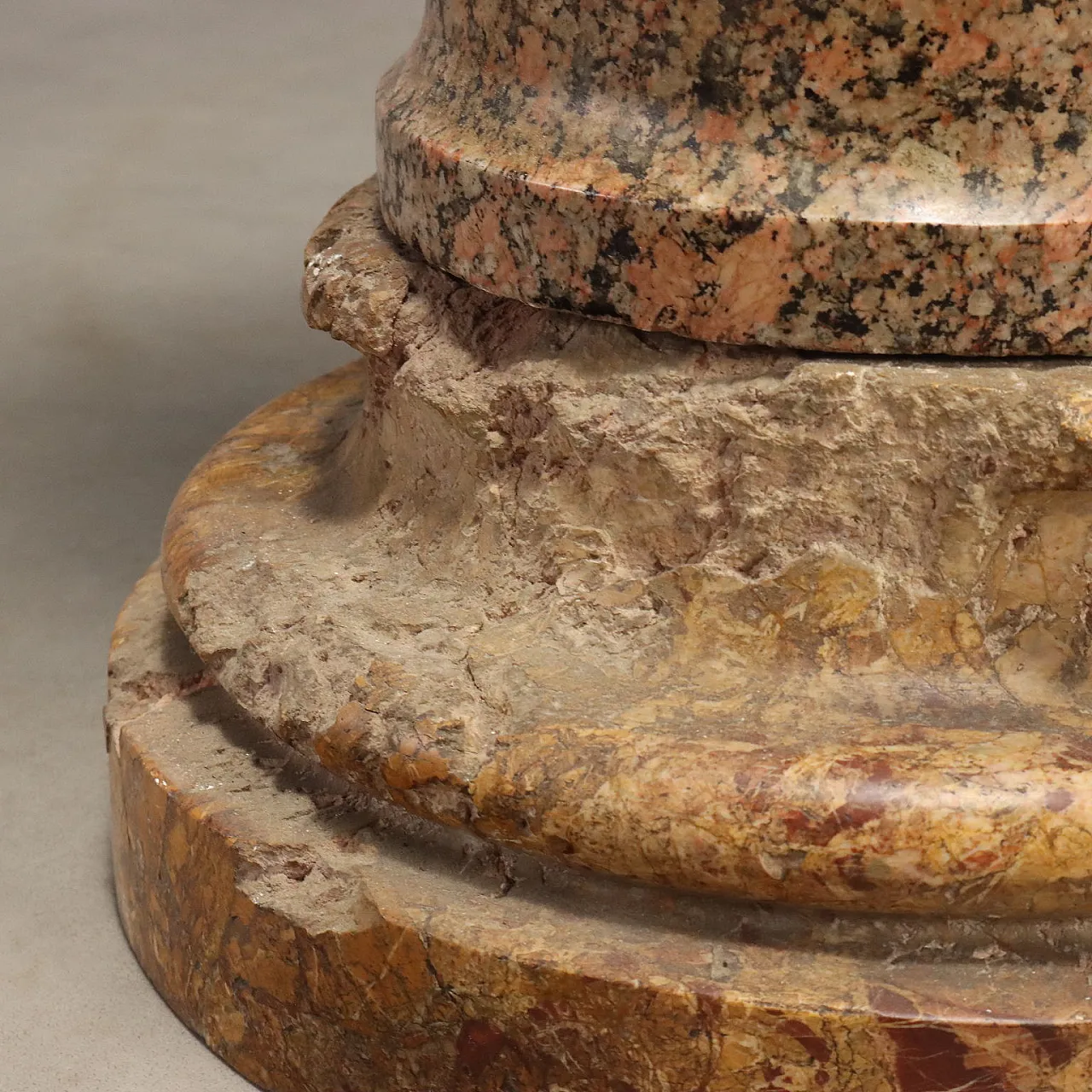 Pair of columns in Breccia marble and granite, 19th century 10