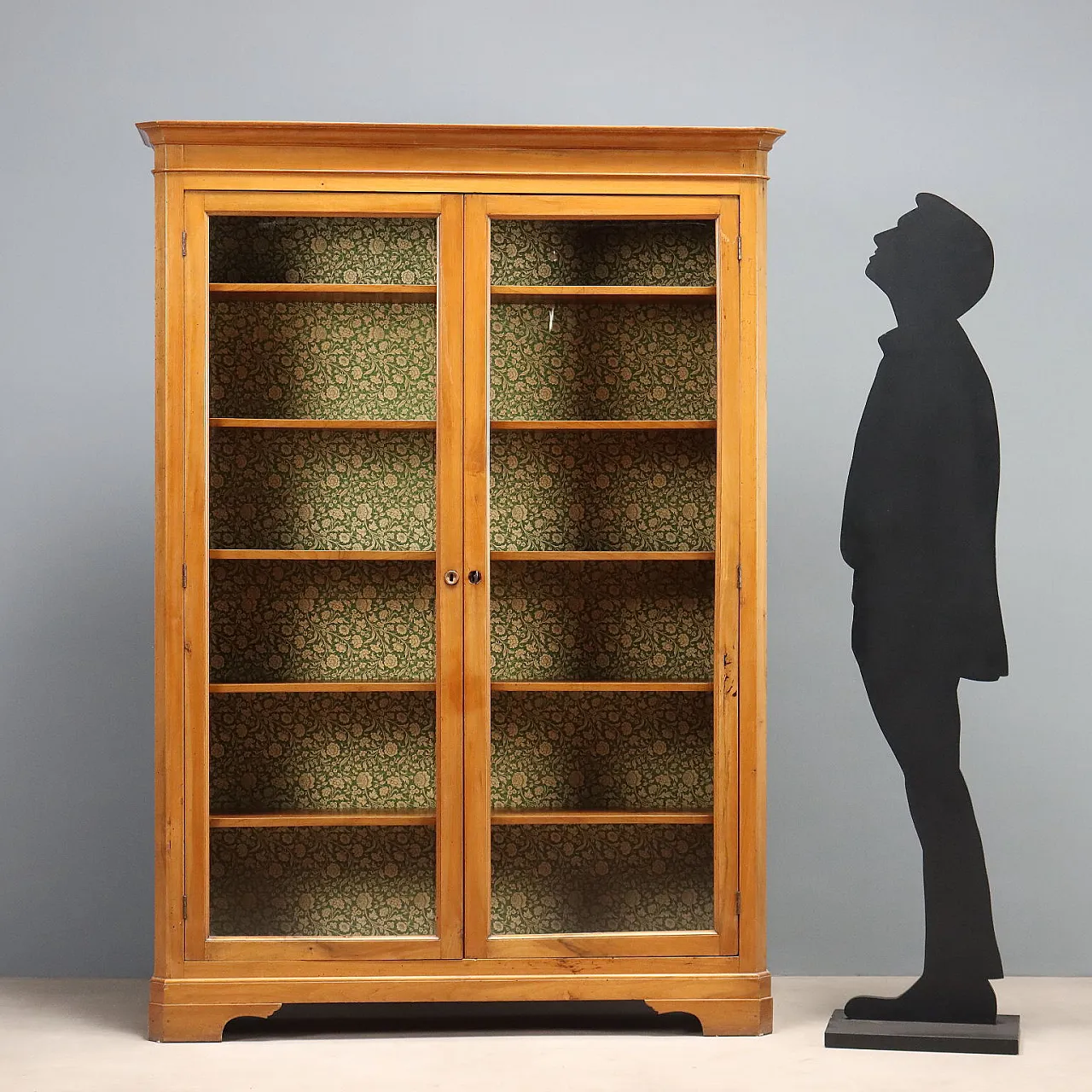 Walnut bookcase, 19th century 3