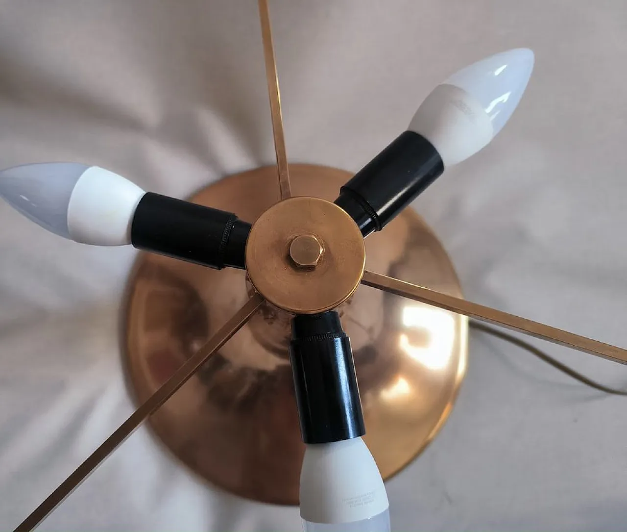 Table lamp in brass, lucite and Vienna straw, 1970s 9