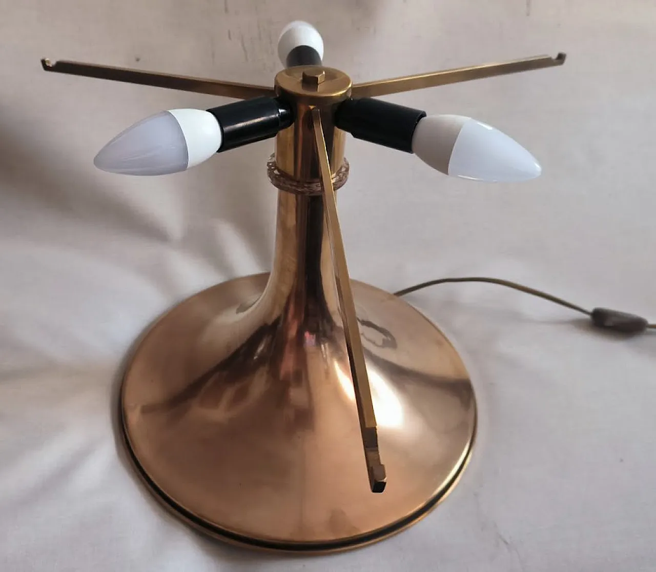Table lamp in brass, lucite and Vienna straw, 1970s 11