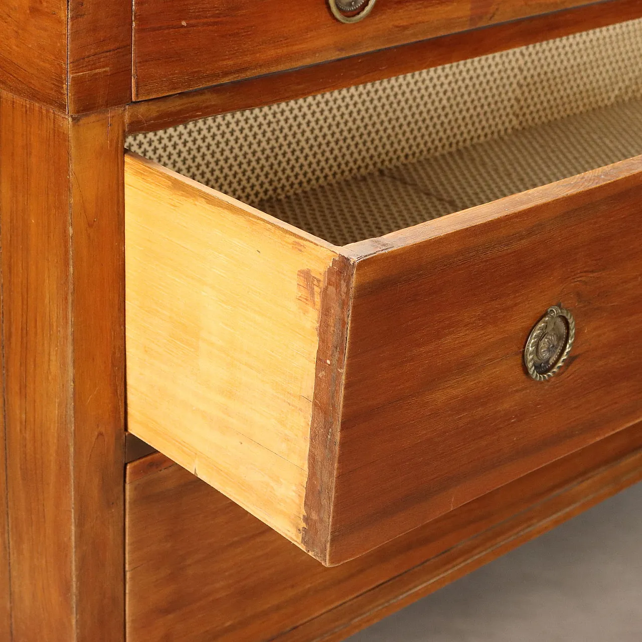 Directoire chest of drawers in walnut, early 19th century 5