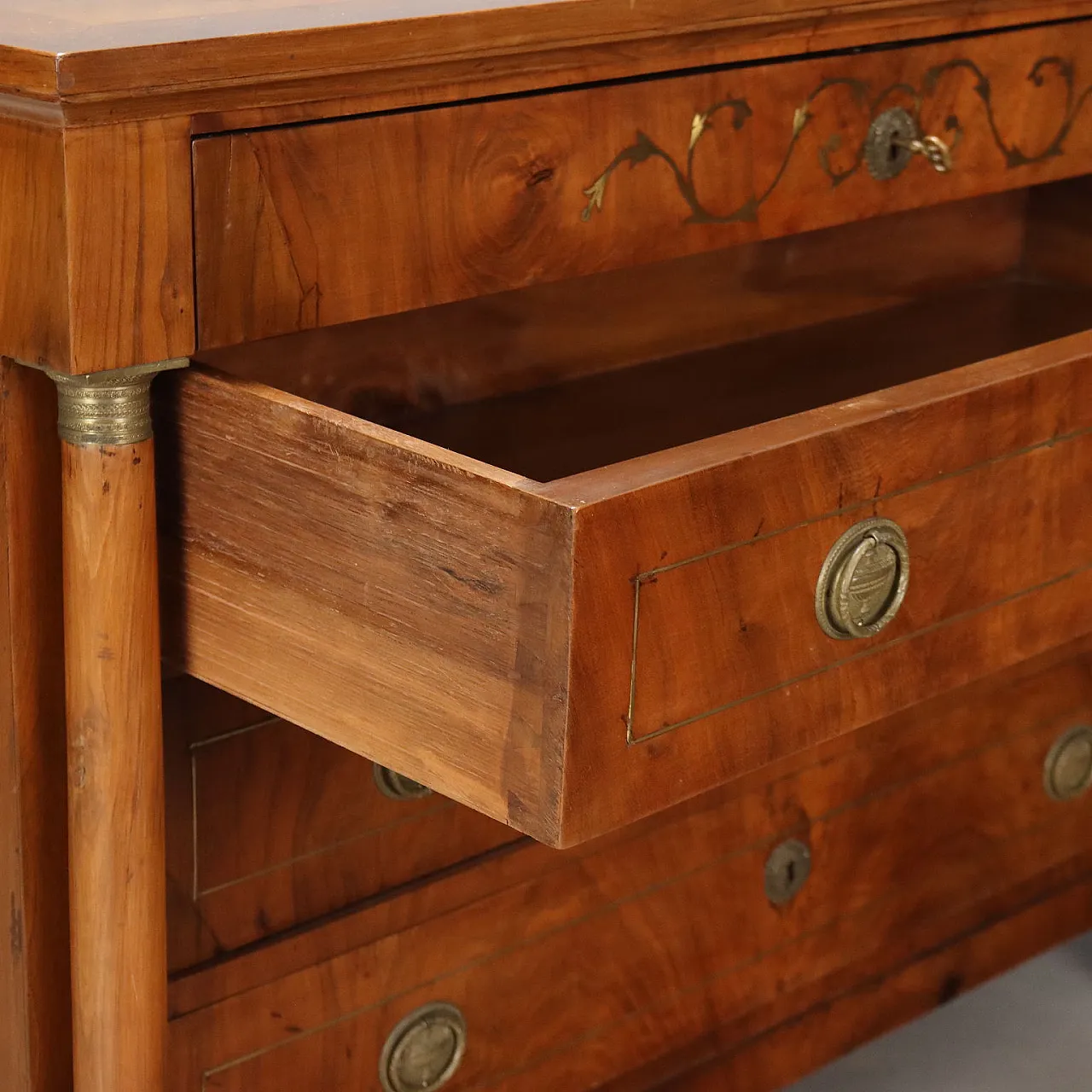 Empire chest of drawers in walnut with brass inlays, 19th centiry 3