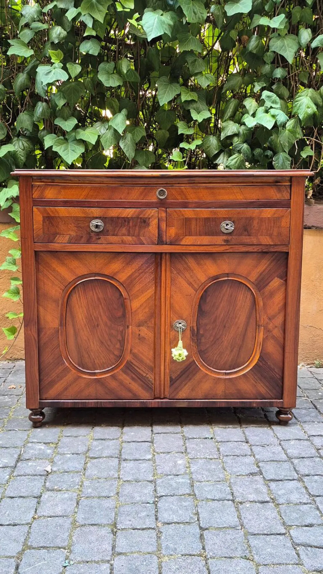 Serving sideboard narrow veneered walnut, 19th century 1