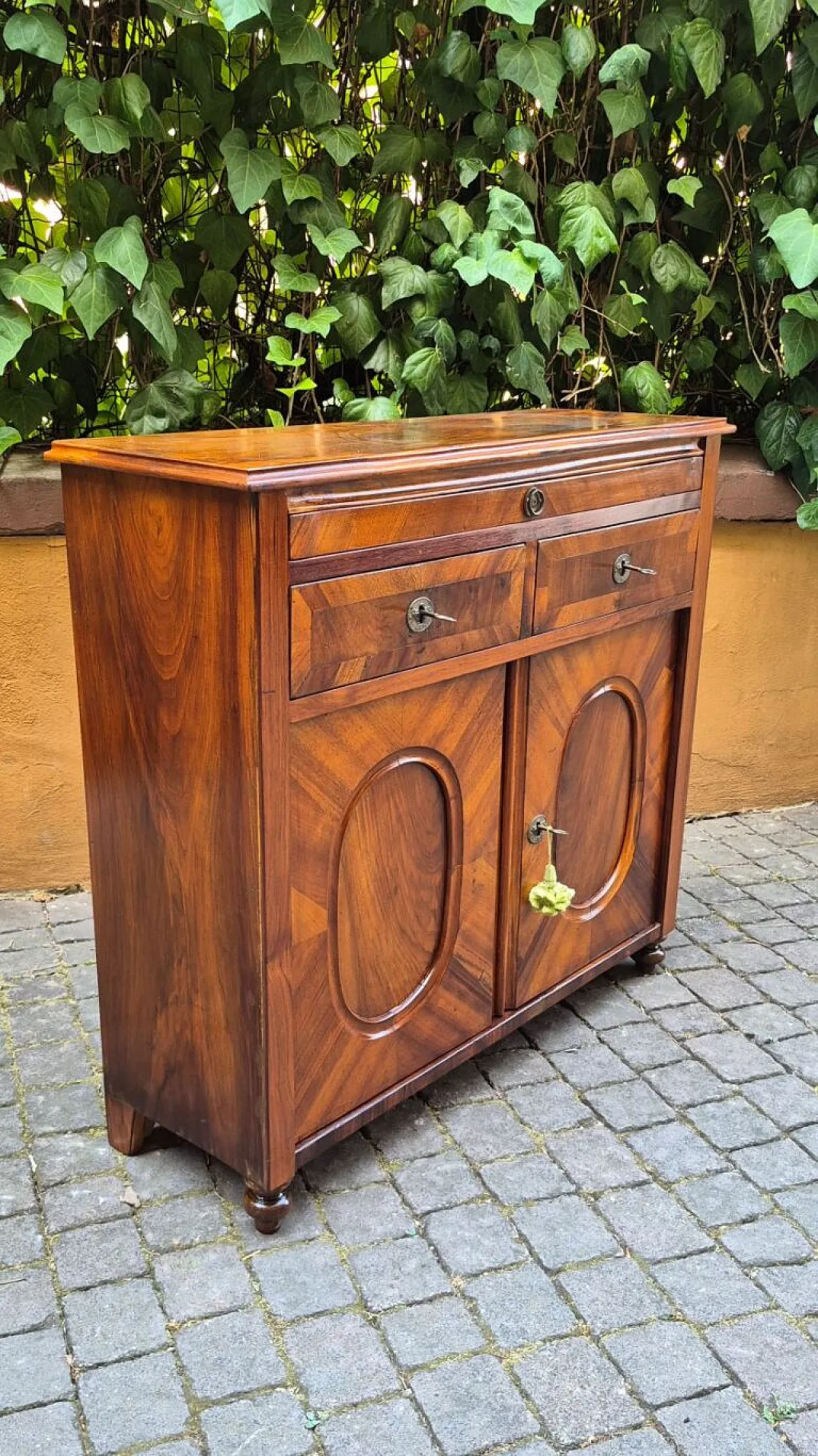 Serving sideboard narrow veneered walnut, 19th century 3