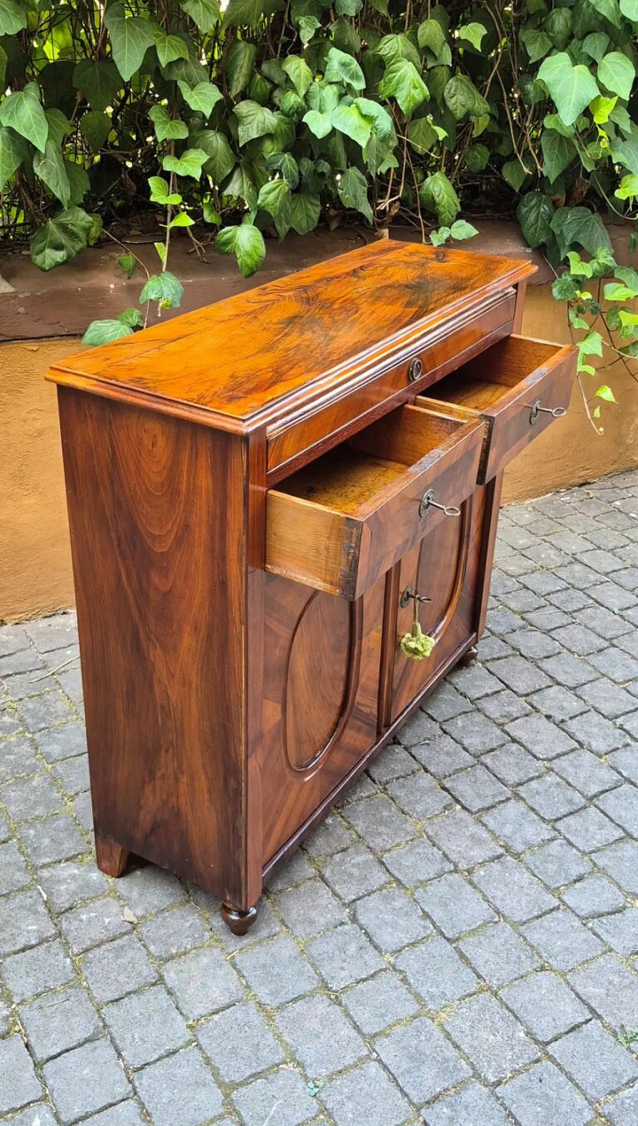 Serving sideboard narrow veneered walnut, 19th century 4