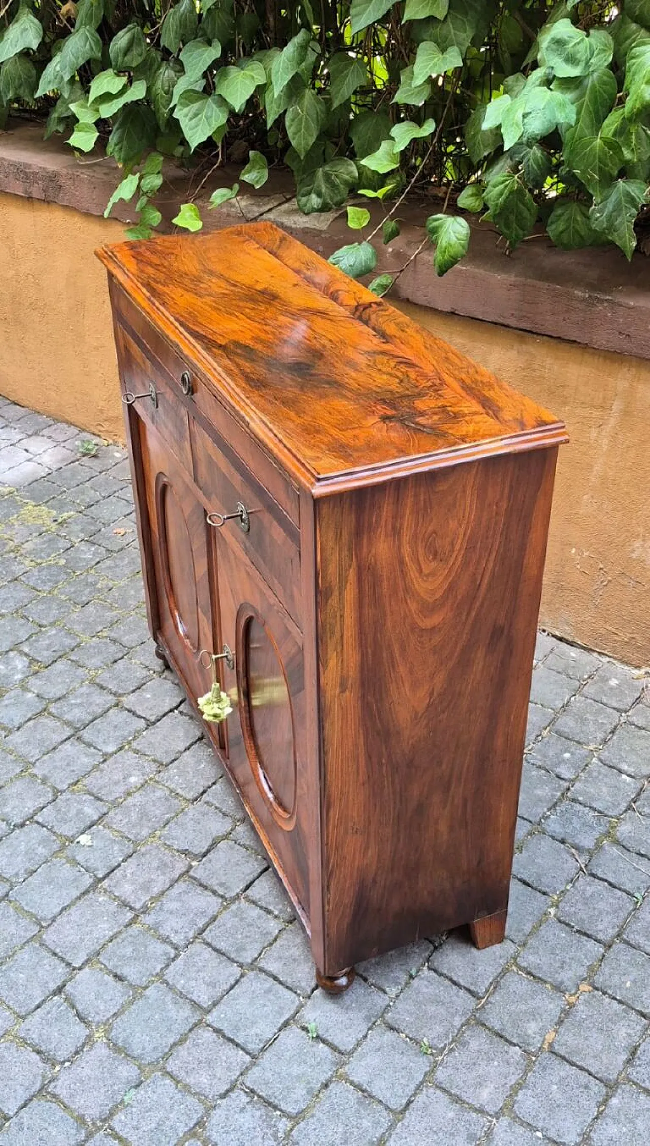 Serving sideboard narrow veneered walnut, 19th century 8