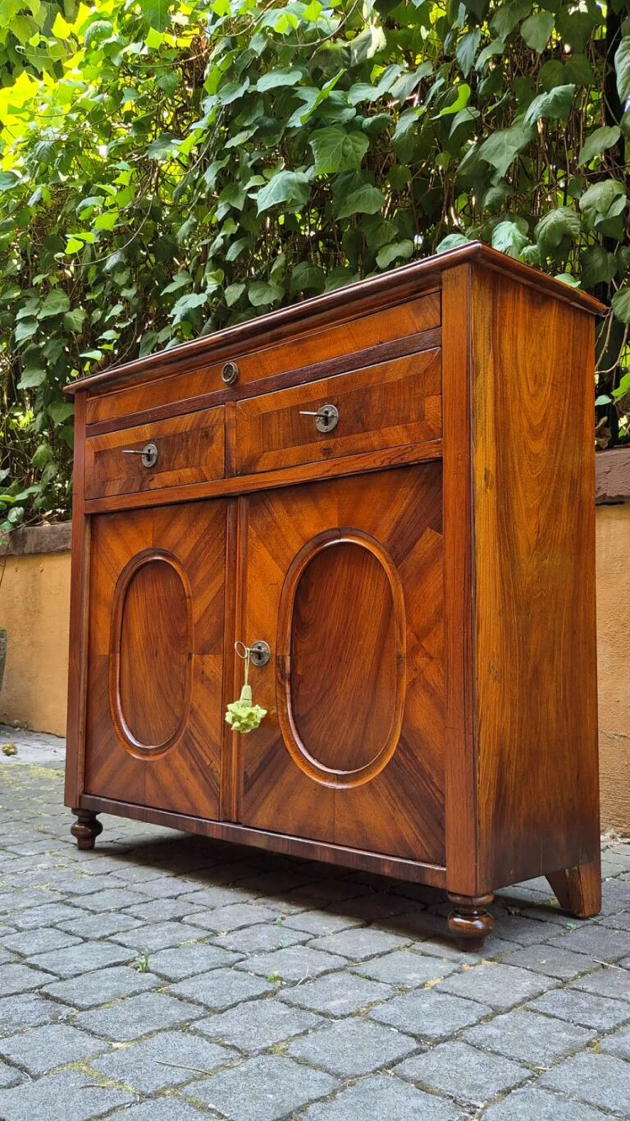 Serving sideboard narrow veneered walnut, 19th century 11