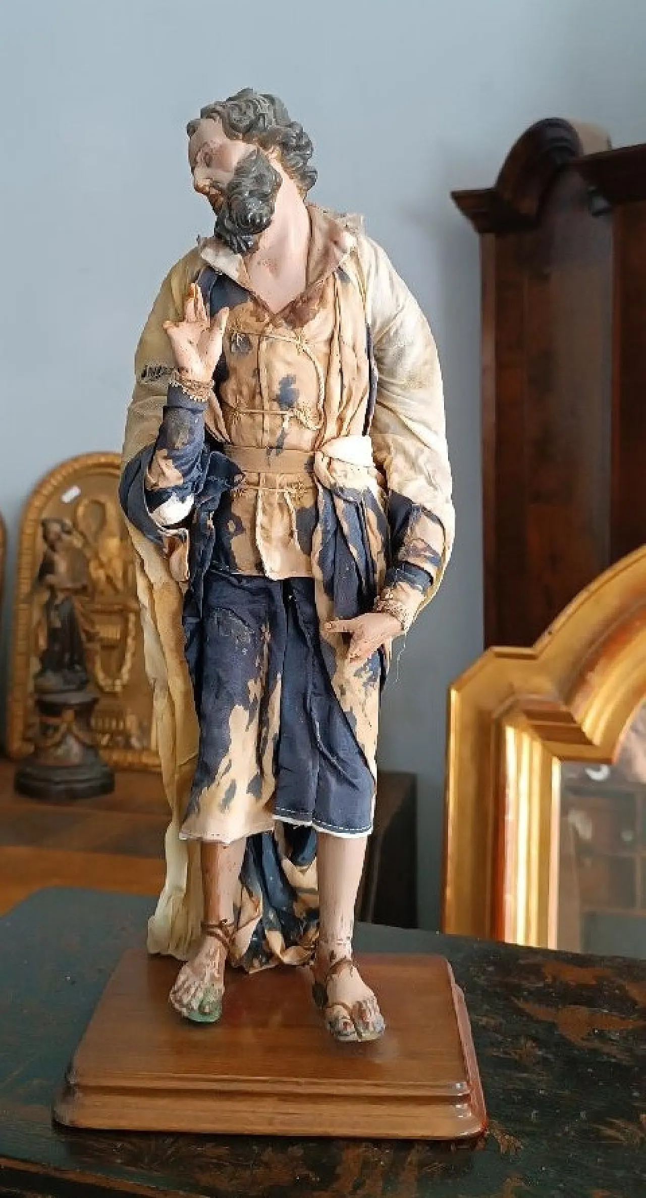 https://www.proantic.com/1796266-sculpture-napolitaine-du-xviiiexixe-siecle-creche-saint-joseph.html 1