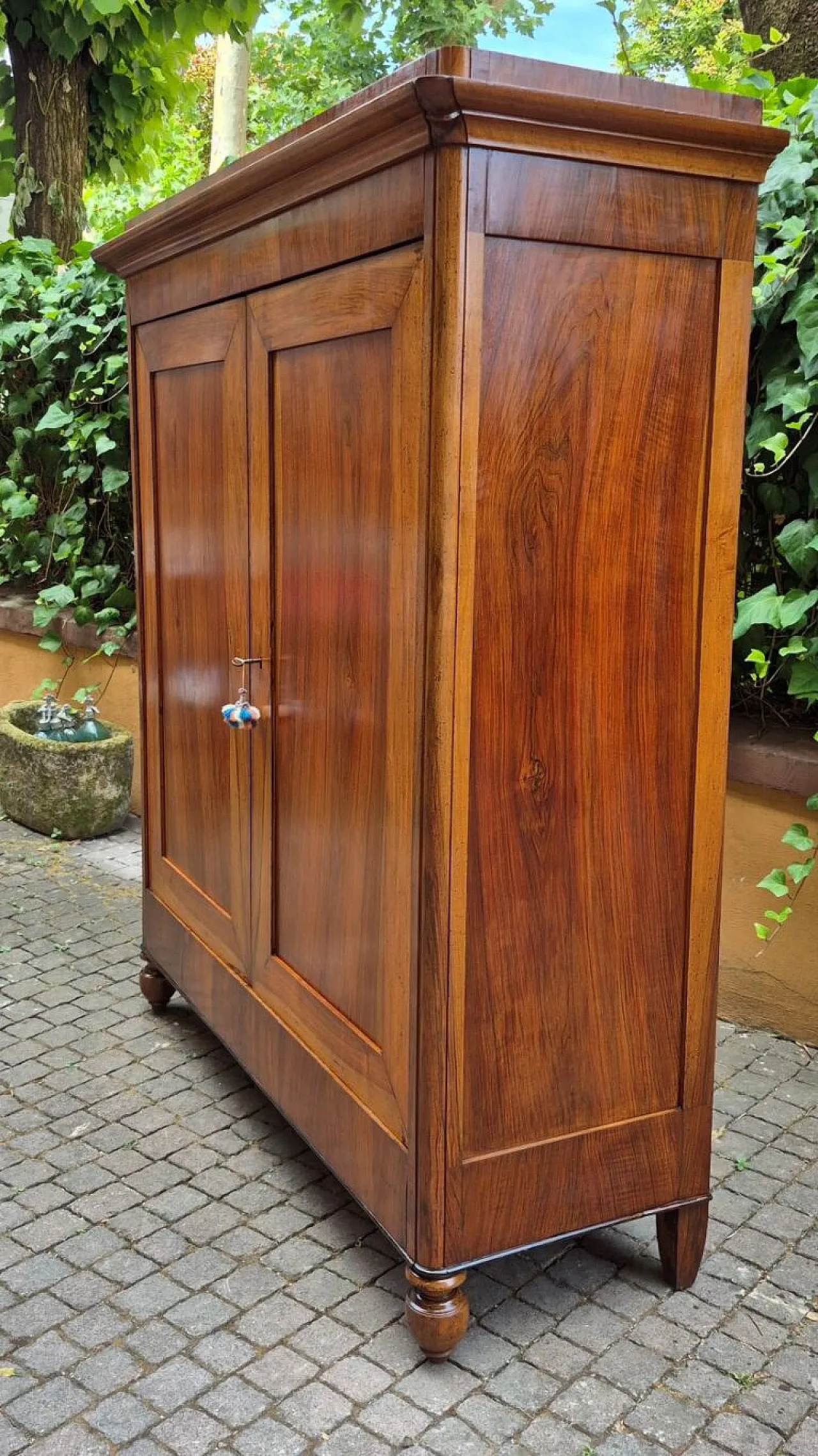 Emilian Carlo X walnut sideboard, 19th century 14