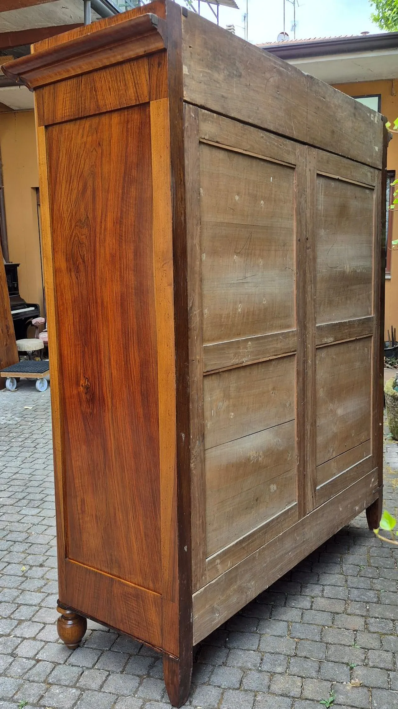 Emilian Carlo X walnut sideboard, 19th century 15