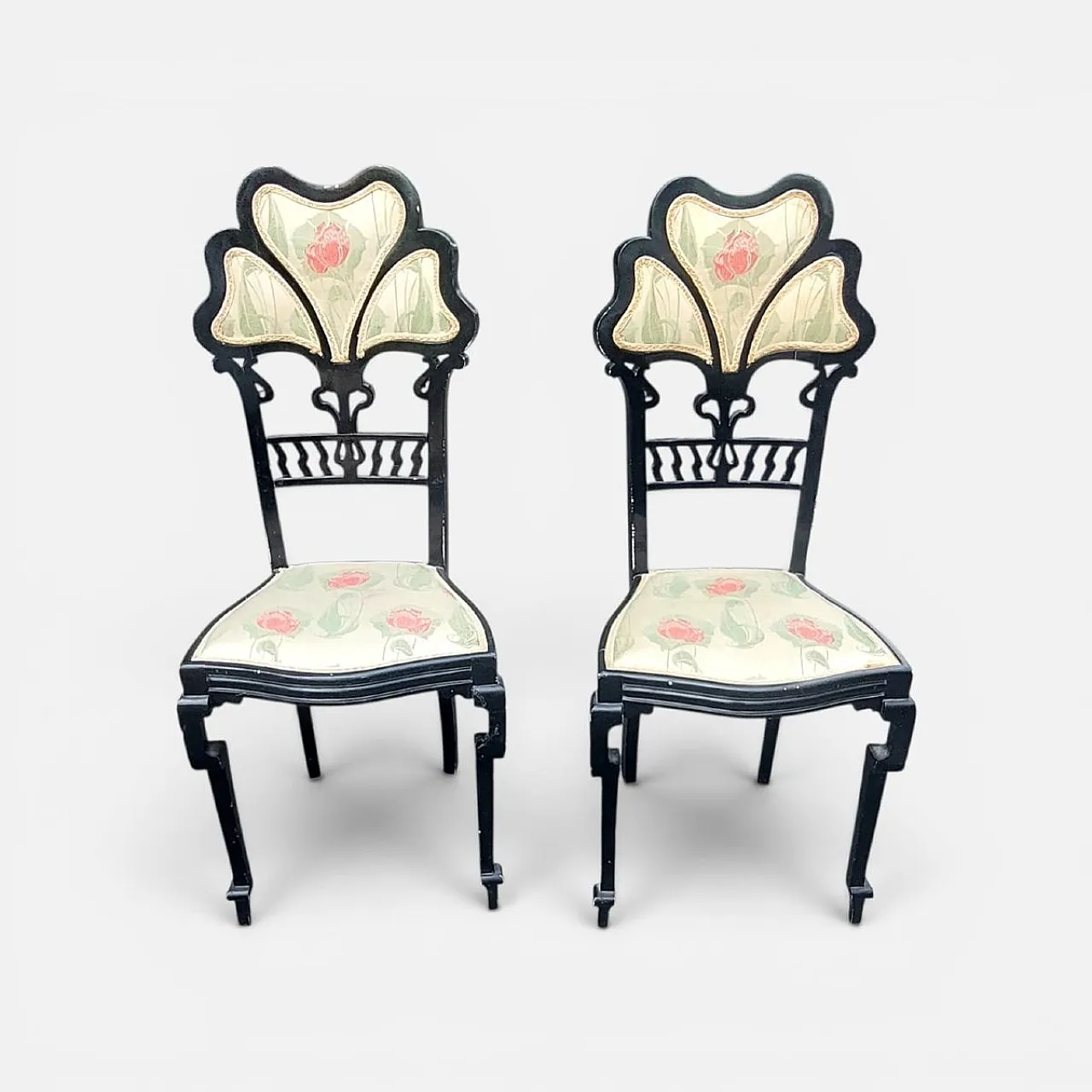 Pair of blackened wooden chairs with 3-petal backrests, 20th century 3