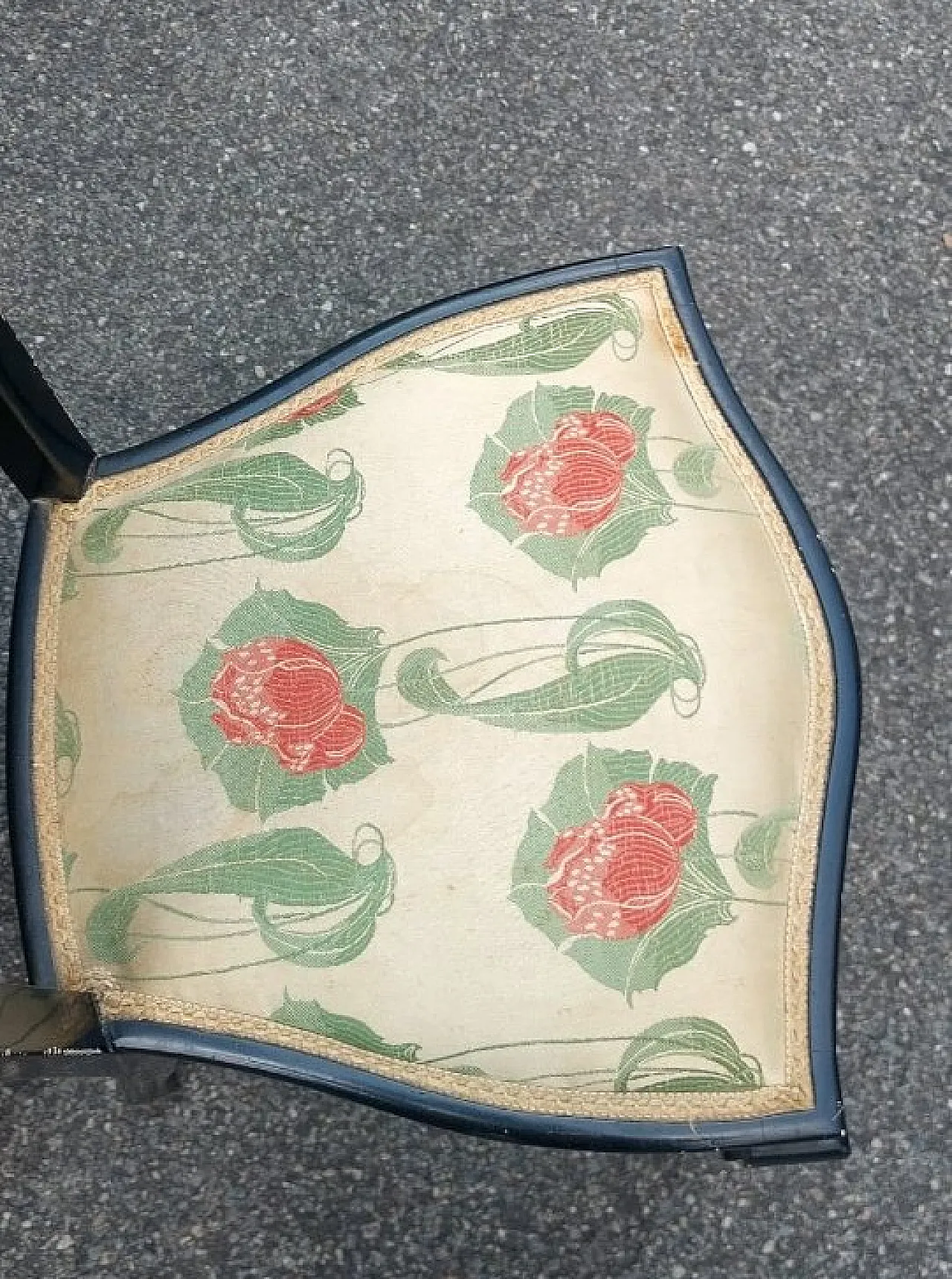 Pair of blackened wooden chairs with 3-petal backrests, 20th century 10