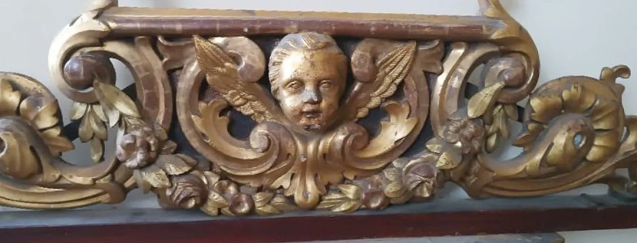 Carved and gilded wooden frame, 18th century 4