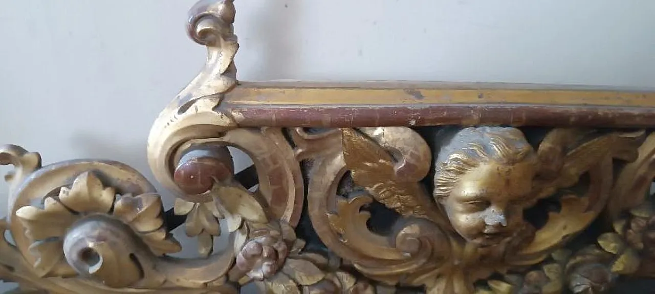 Carved and gilded wooden frame, 18th century 6