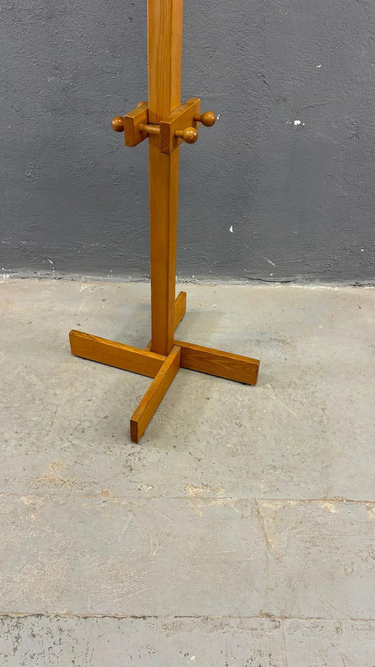 Appendiabiti indipendente in pino, legno massello, anni '70 9