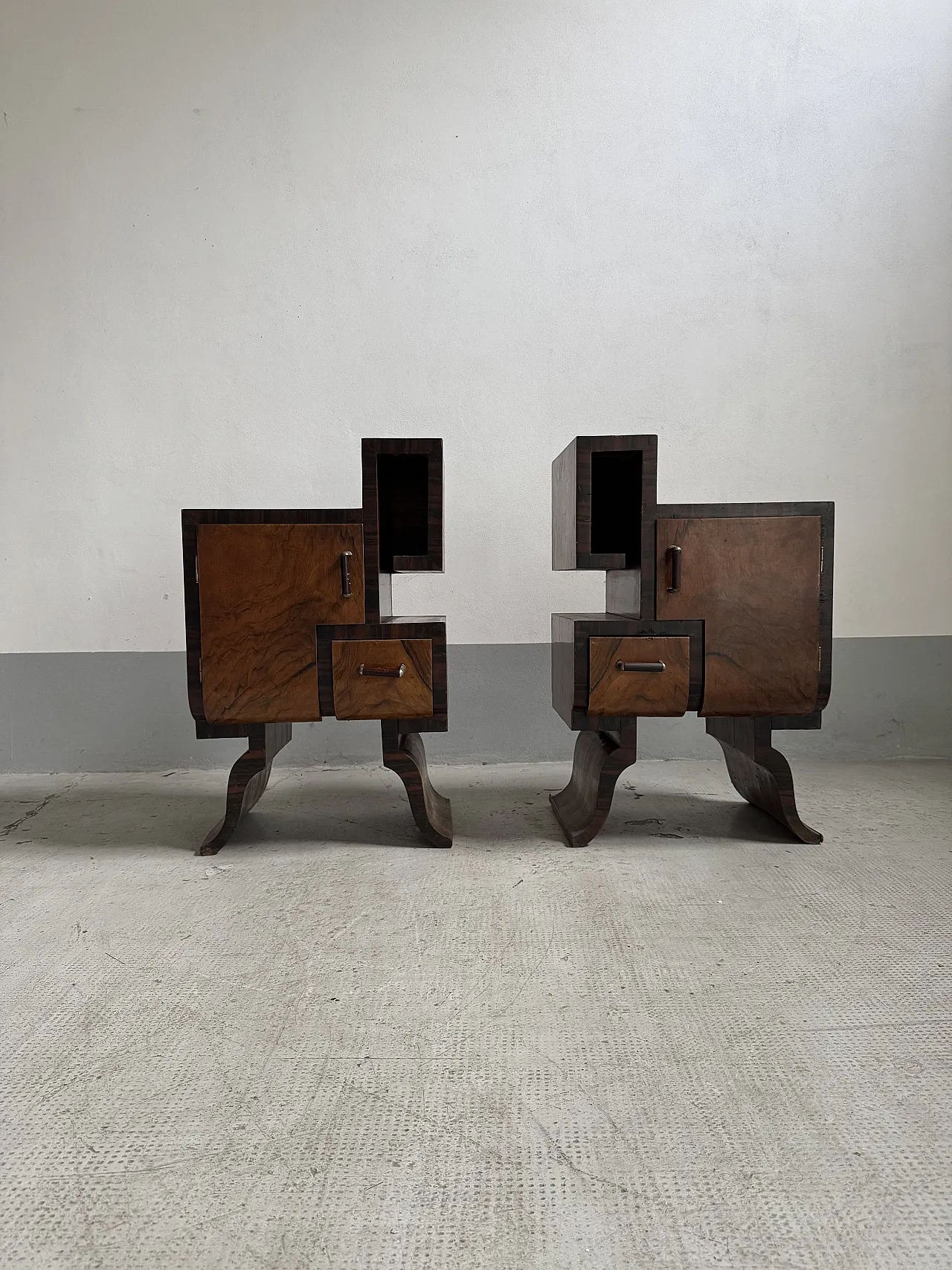 Pair of Decò bedside tables, 1920s 1