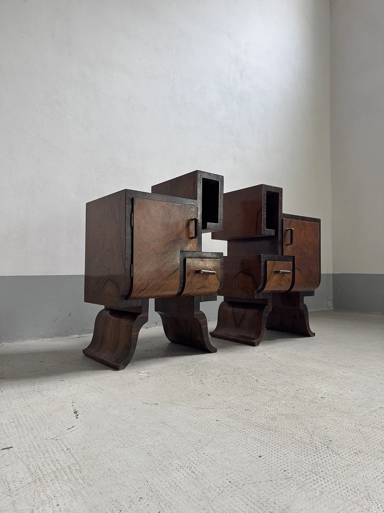 Pair of Decò bedside tables, 1920s 2