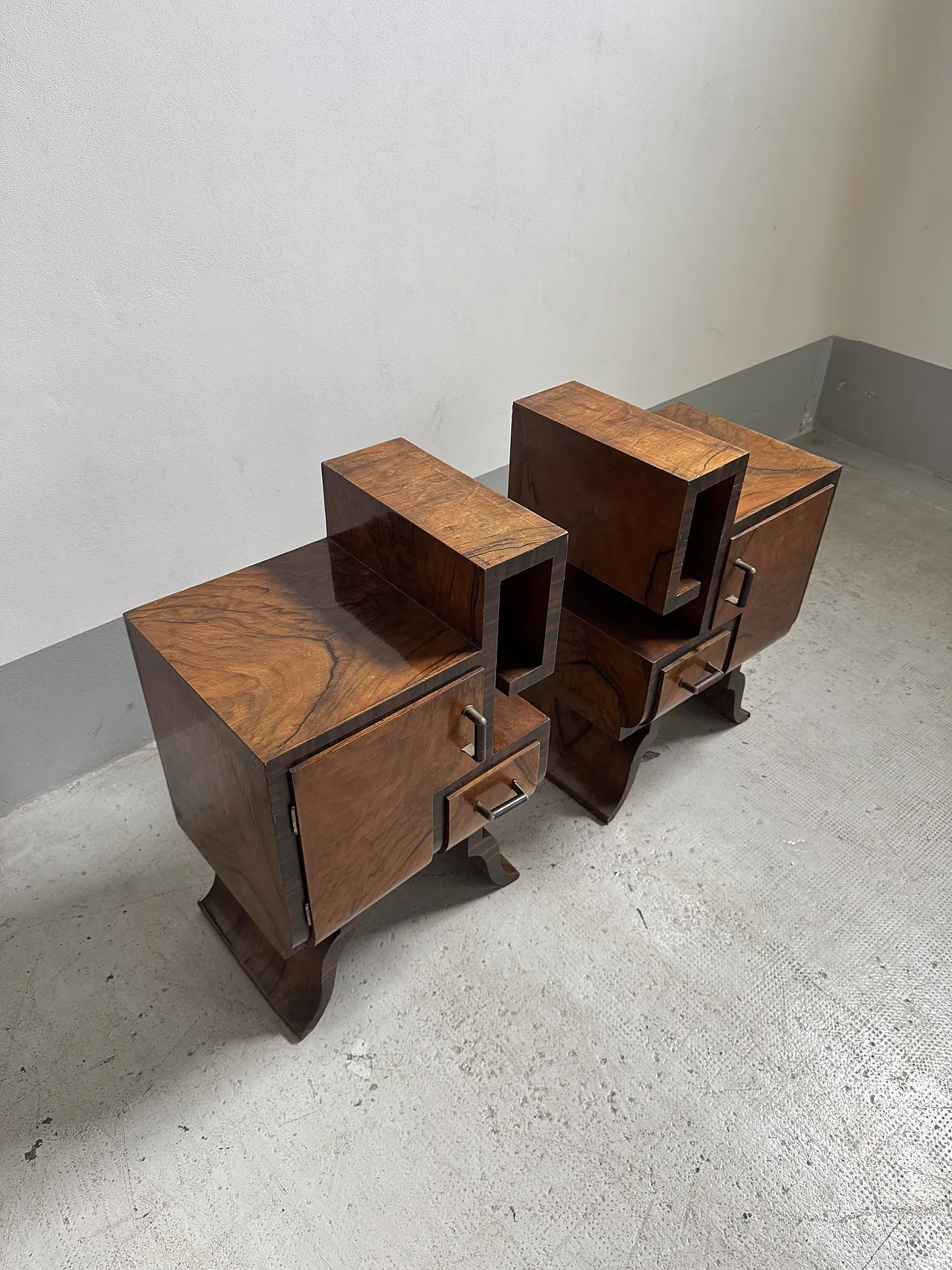 Pair of Decò bedside tables, 1920s 3