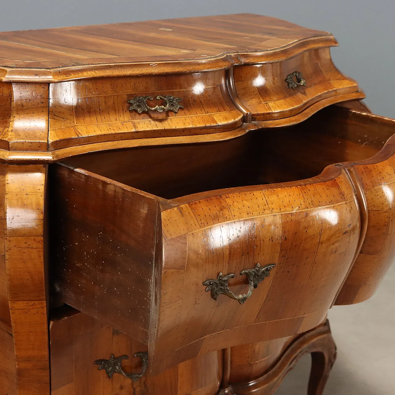 Chippendale style chest of drawers, 20th century 5