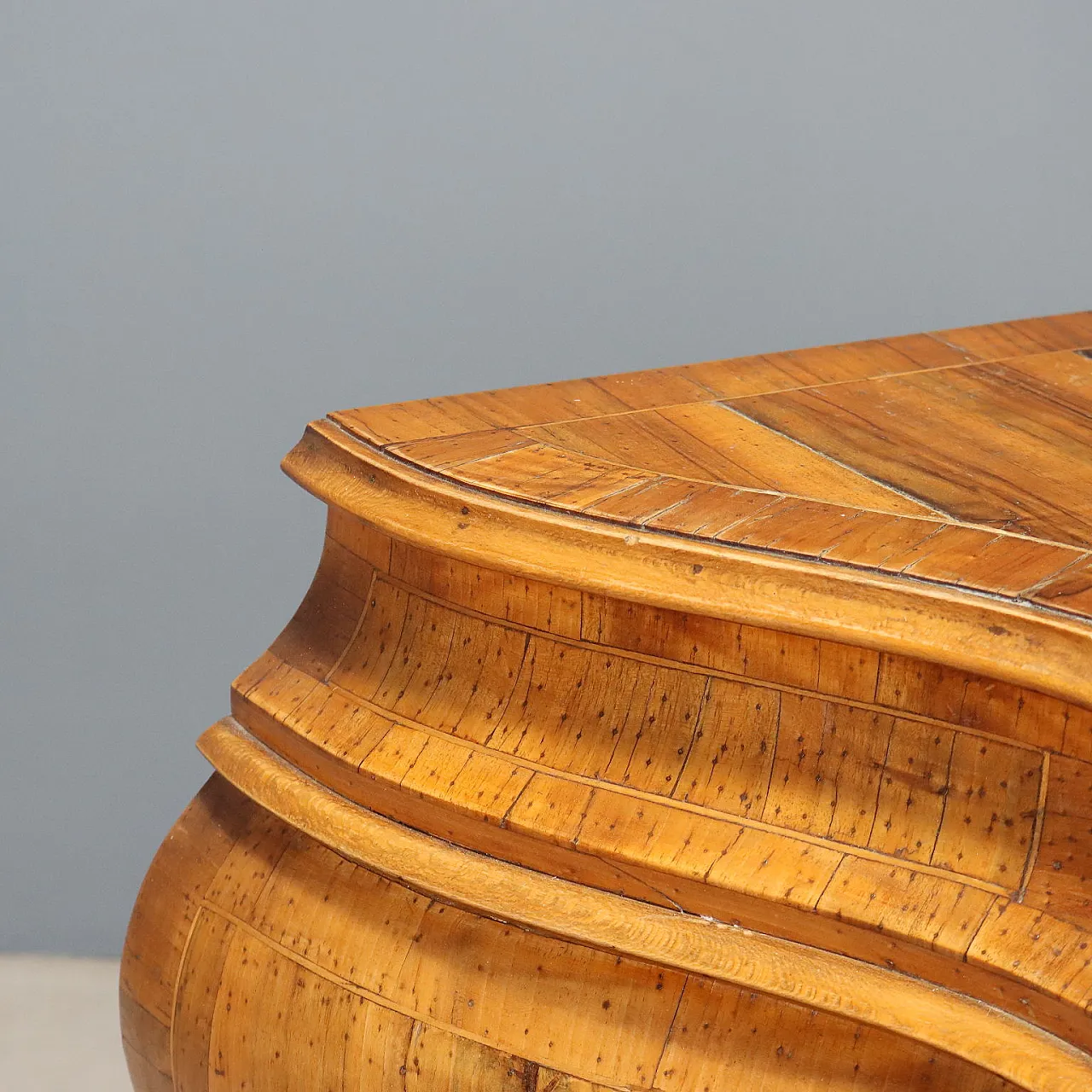Chippendale style chest of drawers, 20th century 6