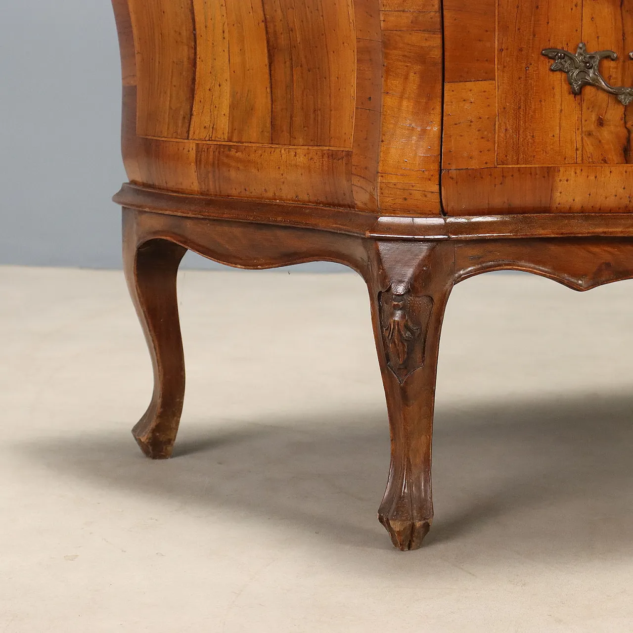 Chippendale style chest of drawers, 20th century 9