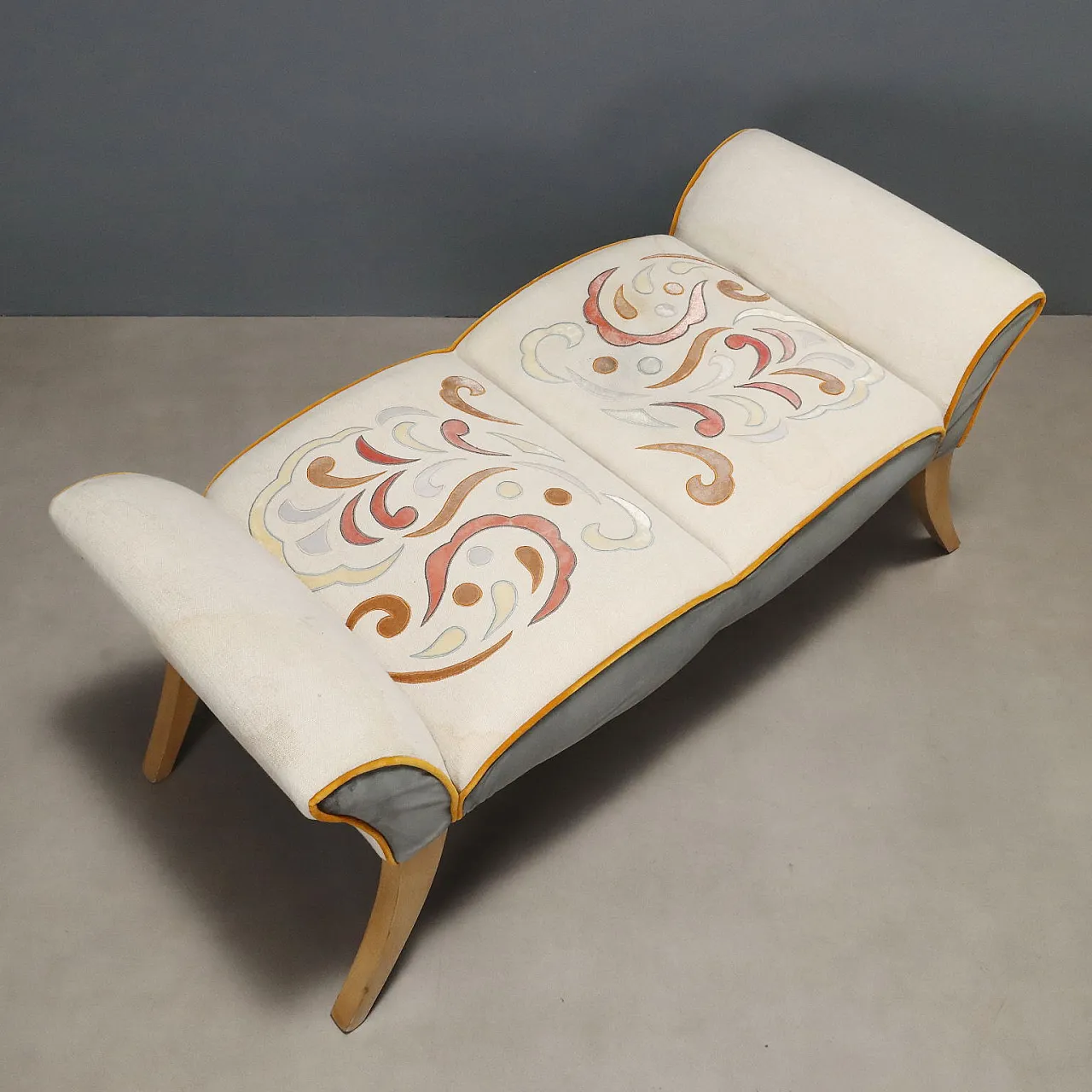 Pair of beech and embroidered fabric benches, 20th century 4
