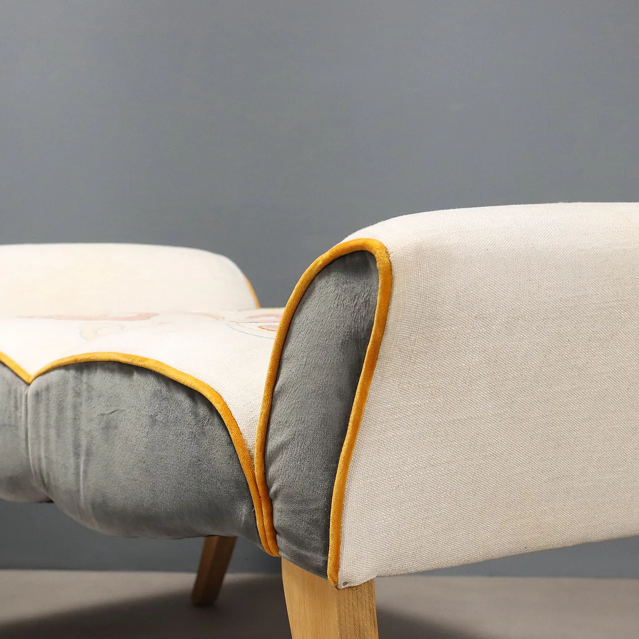Pair of beech and embroidered fabric benches, 20th century 5