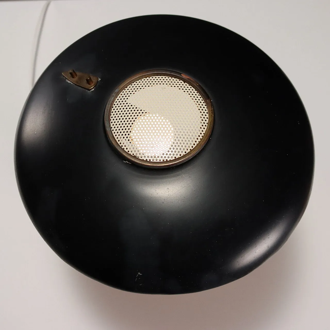 Enameled brass and aluminum table lamp, 20th century 4