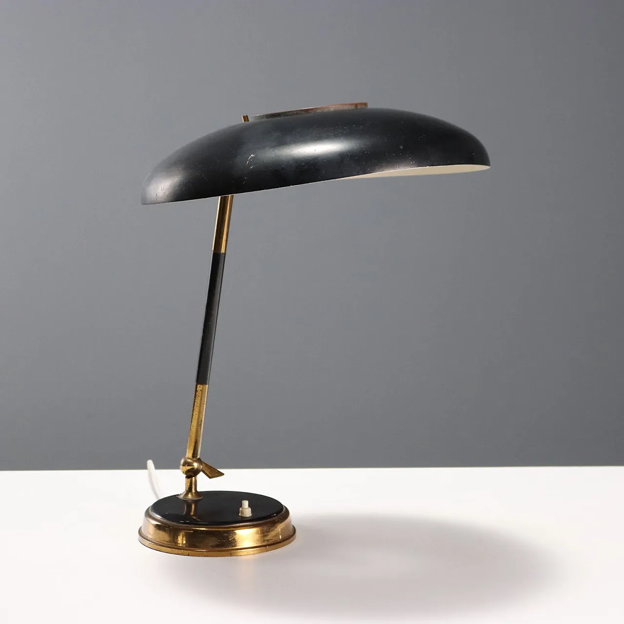 Enameled brass and aluminum table lamp, 20th century 7