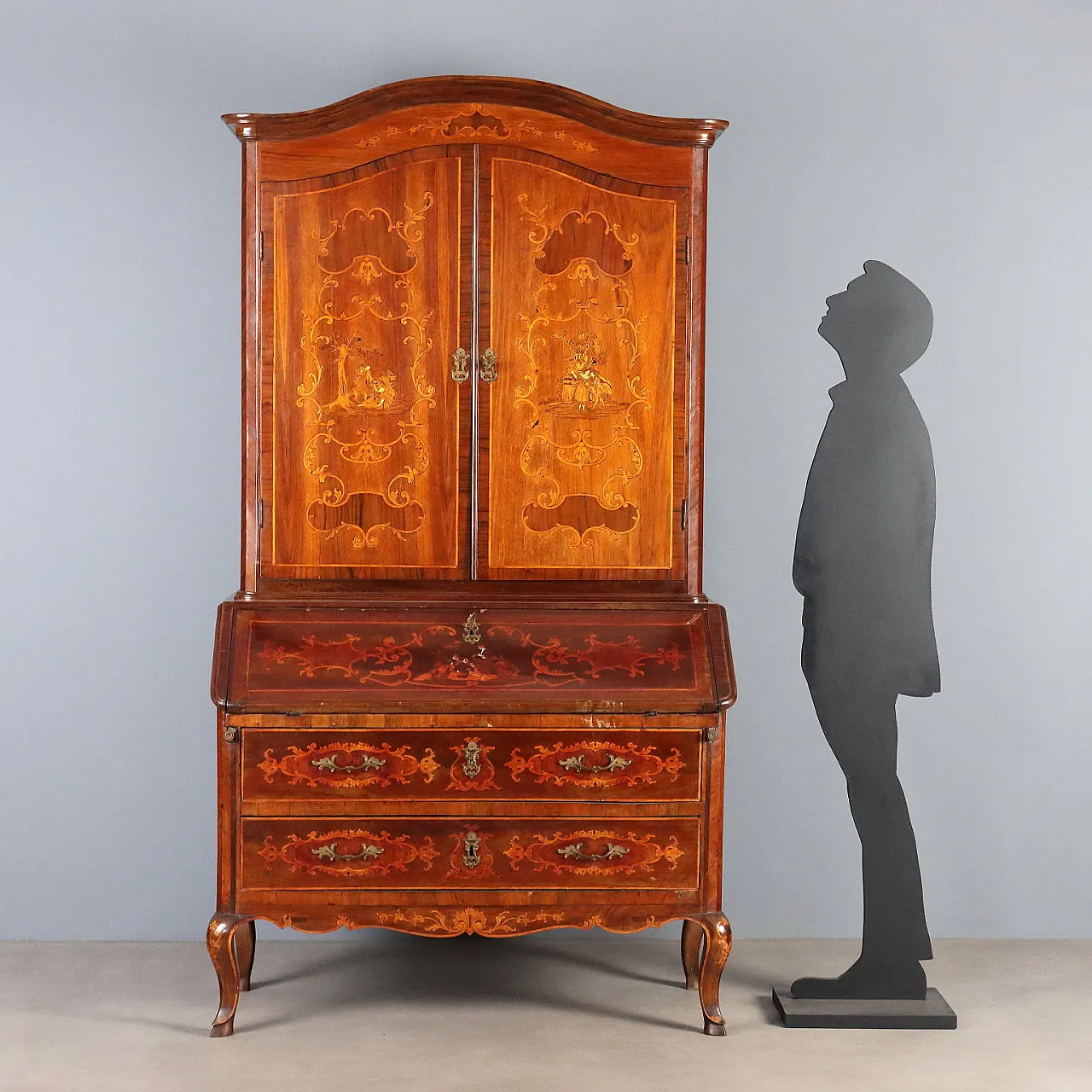 Walnut trumeau with maple inlays, 20th century 2