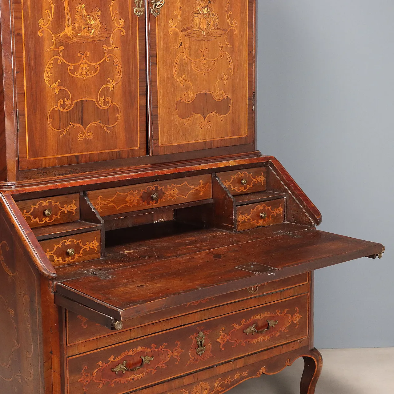 Walnut trumeau with maple inlays, 20th century 8
