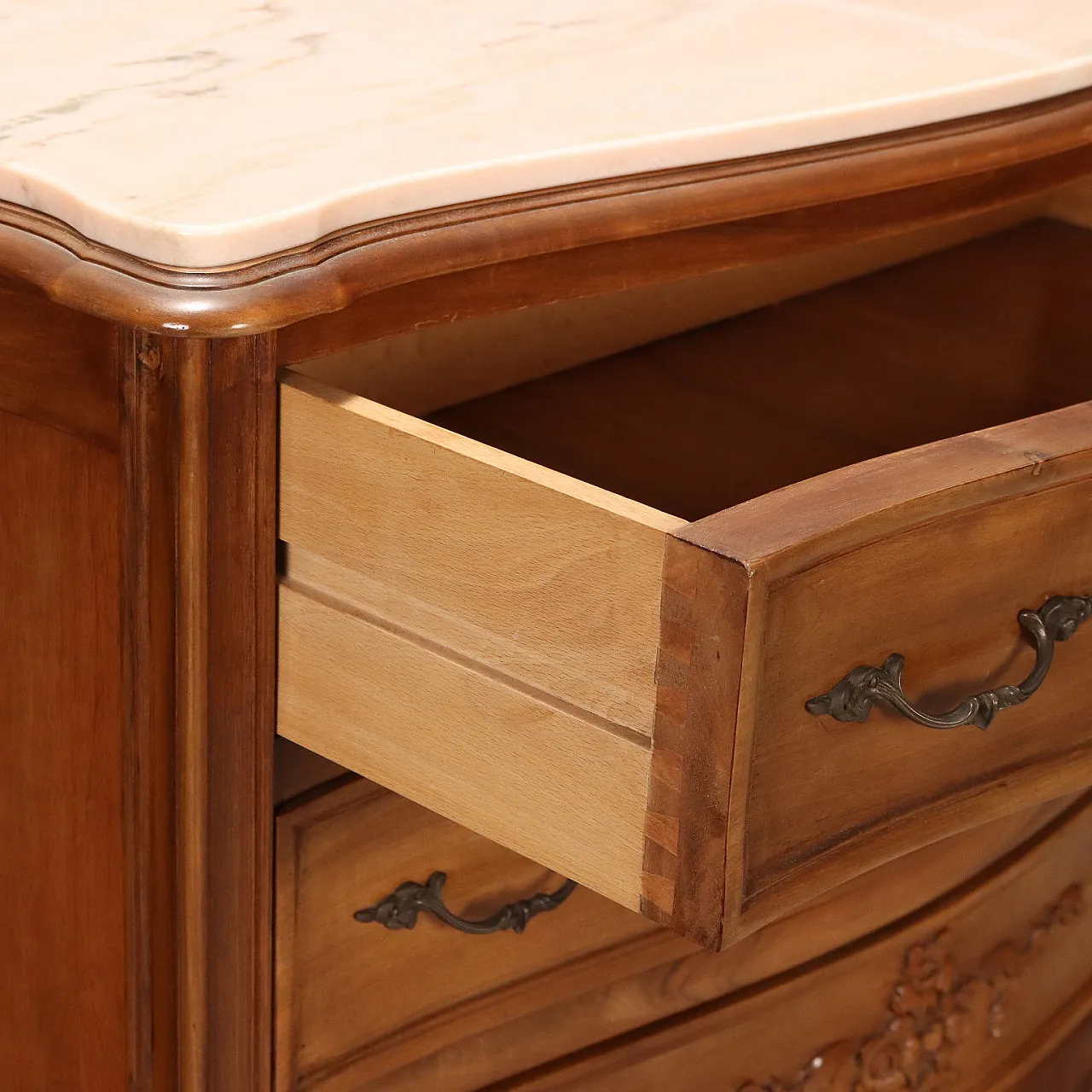 Baroque style walnut chest of drawers, 20th century 4