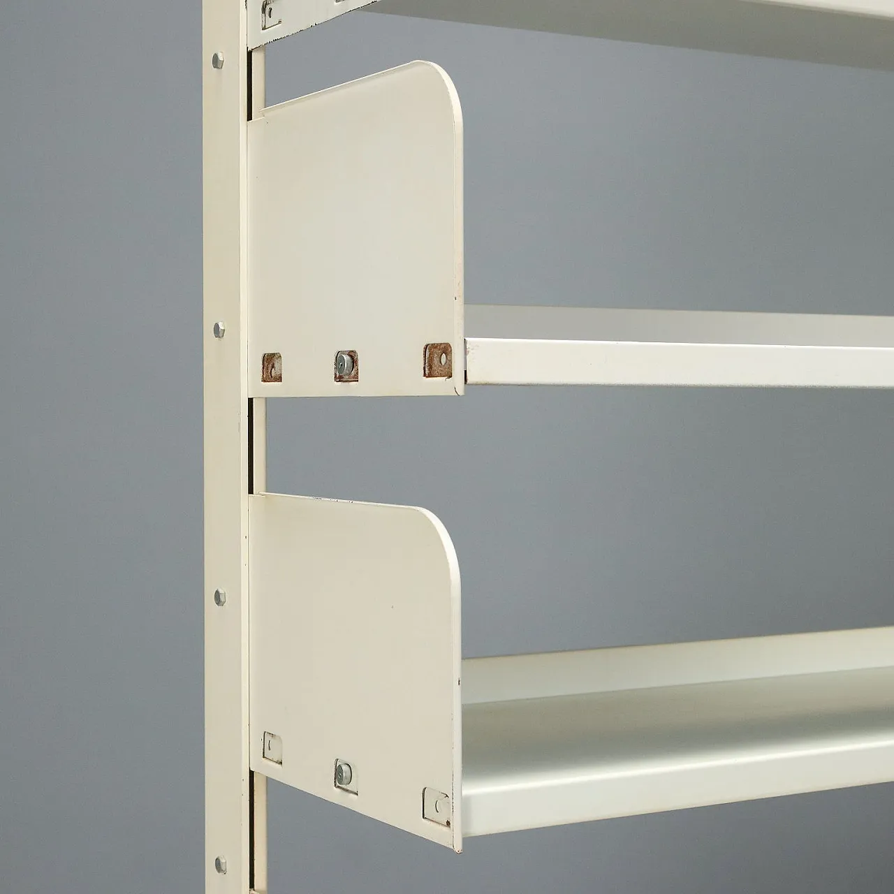 Metal shelf bookcase, 1970s 5