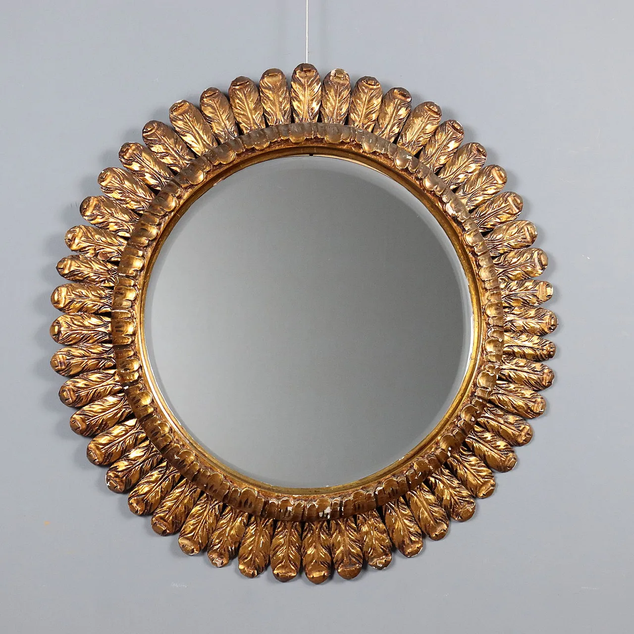Specchiera tonda in legno intagliato e dorato, '900 1
